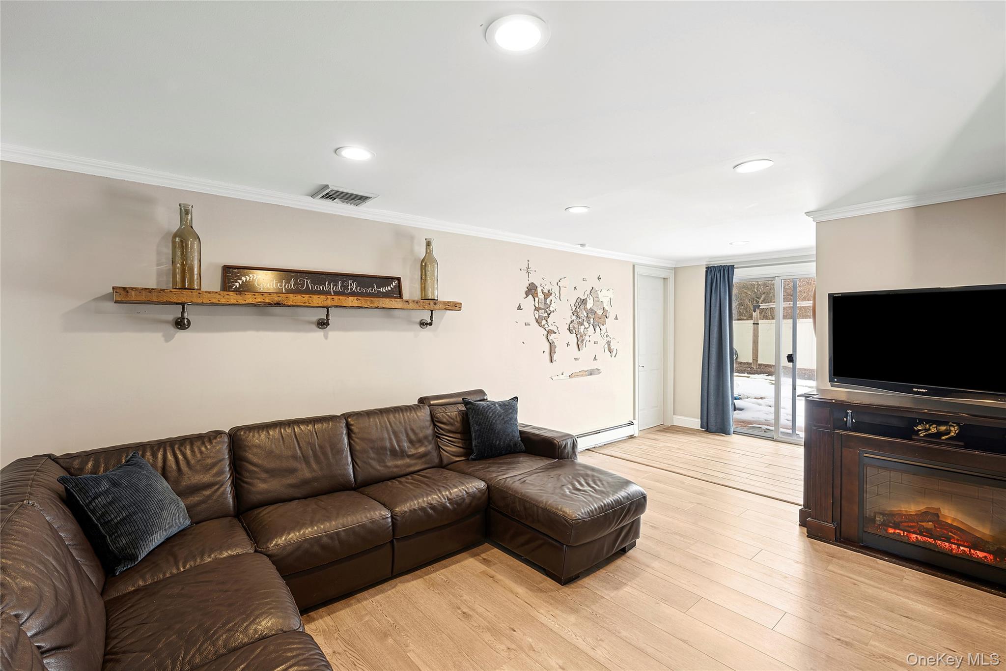 #11 photo, 23 Cynthia Lane, East Islip , NY 11730