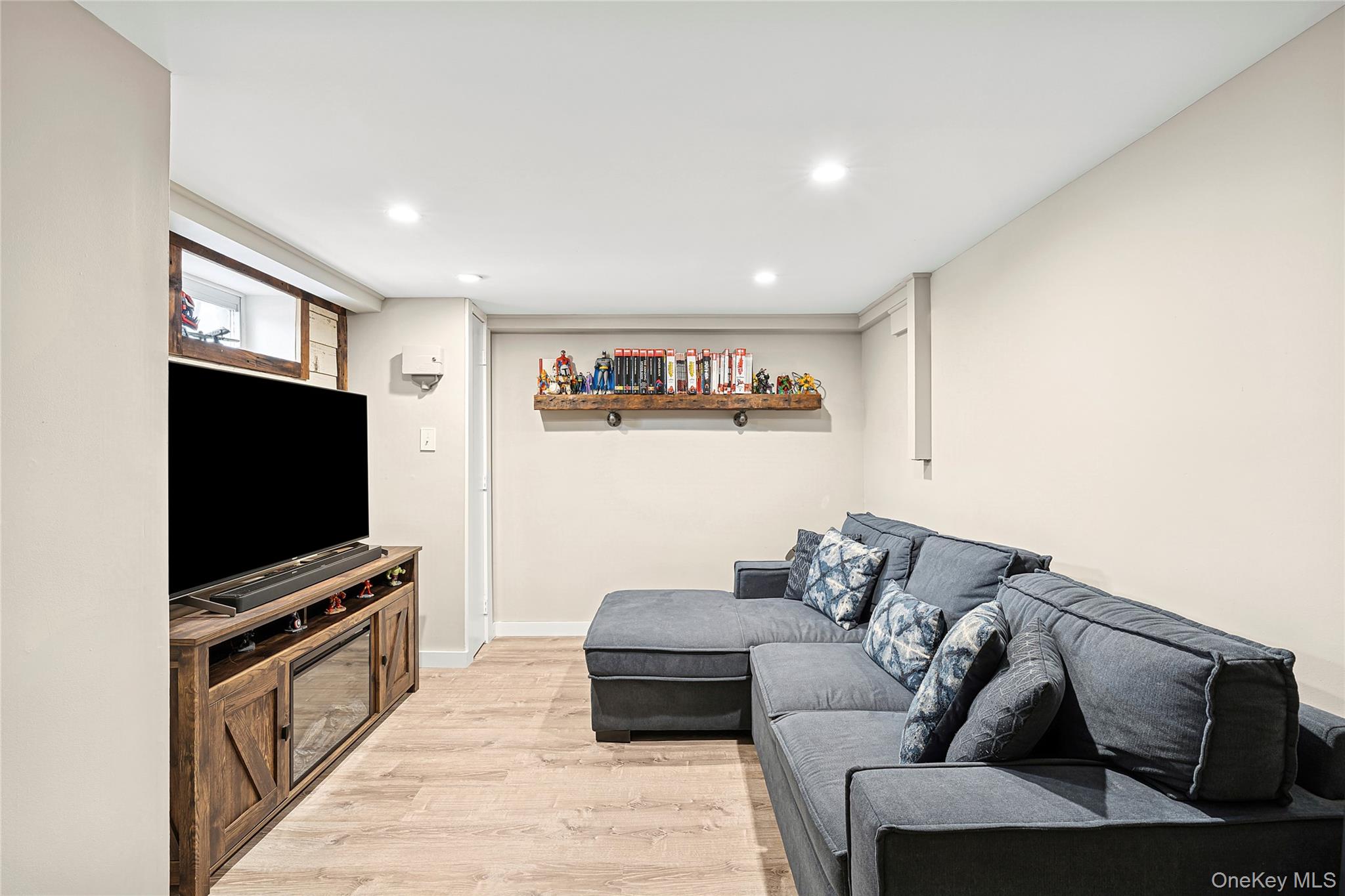 #13 photo, 23 Cynthia Lane, East Islip , NY 11730