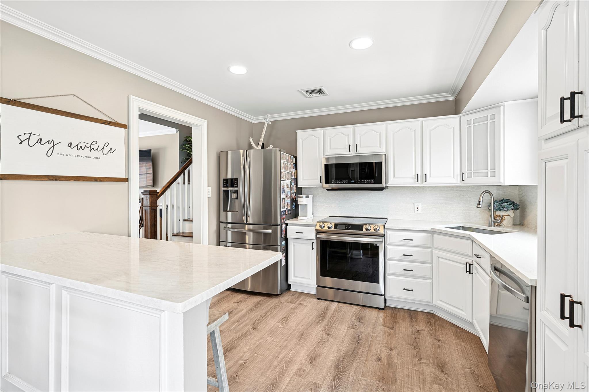 #5 photo, 23 Cynthia Lane, East Islip , NY 11730