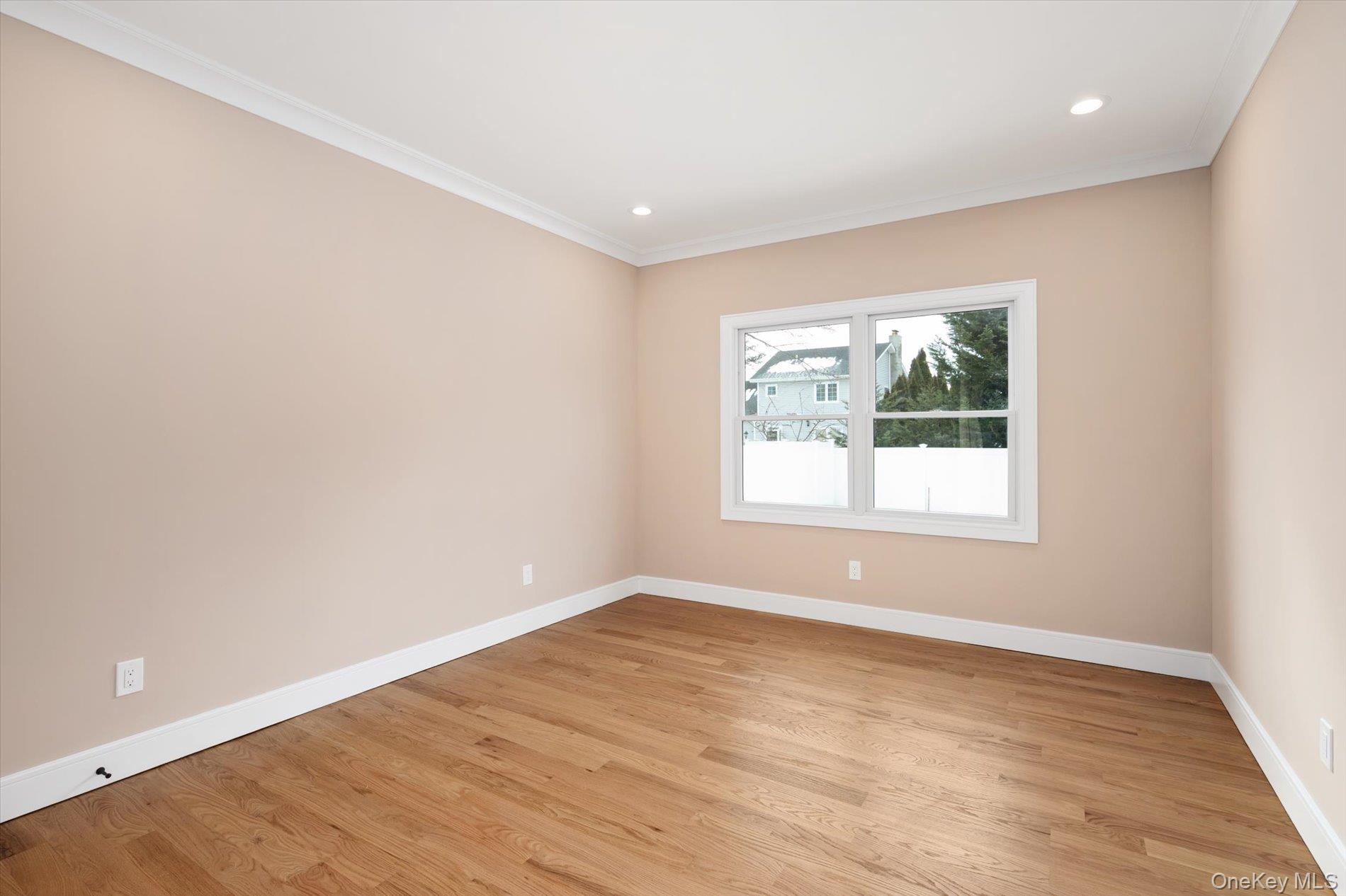 #12 photo, 3356 Carrollton Avenue, מחוז נסאו Wantagh , NY 11793