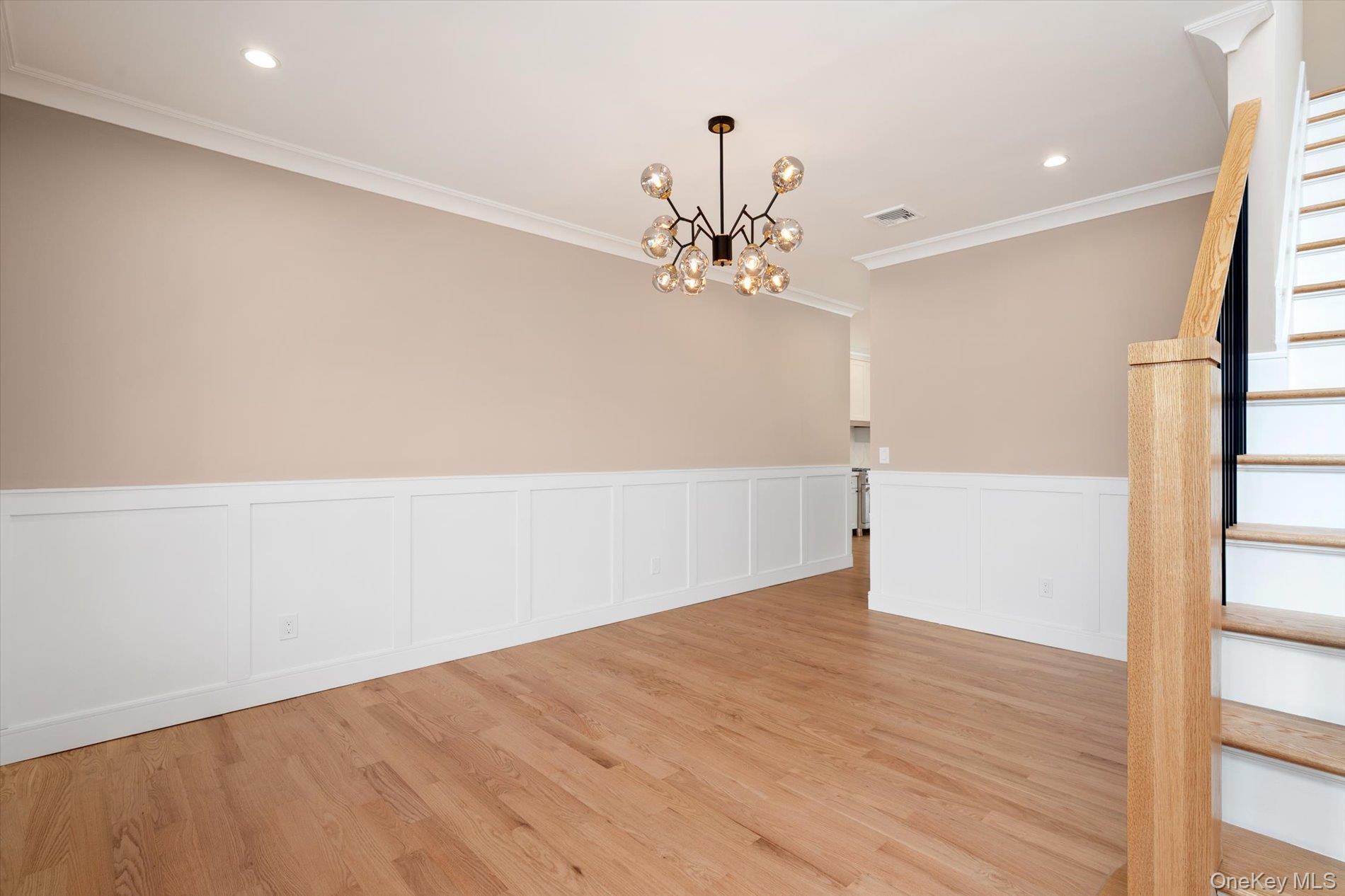 #5 photo, 3356 Carrollton Avenue, מחוז נסאו Wantagh , NY 11793