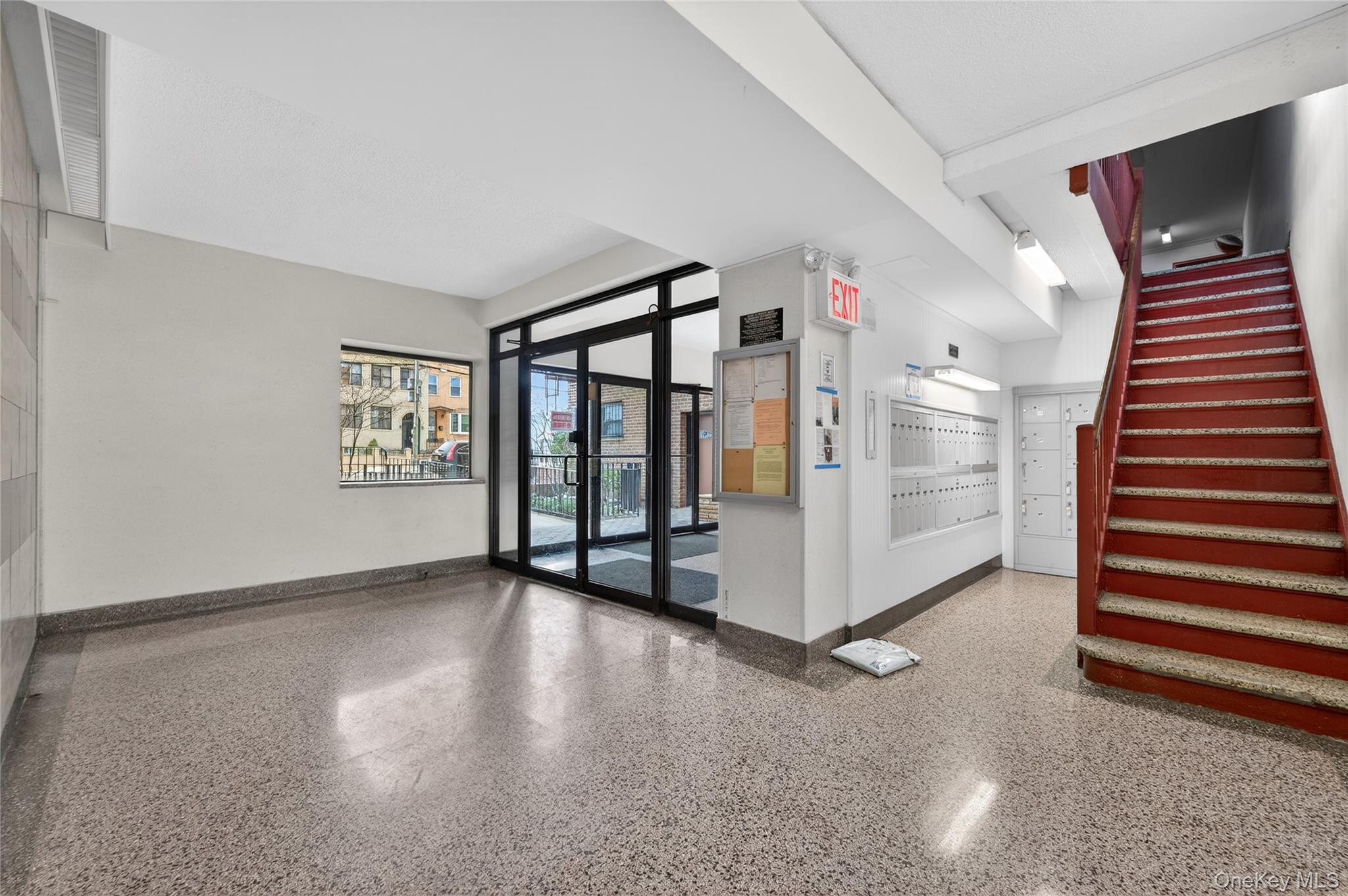 #13 photo, 91-08 32nd Avenue, كوينز Jackson Heights , NY 11369