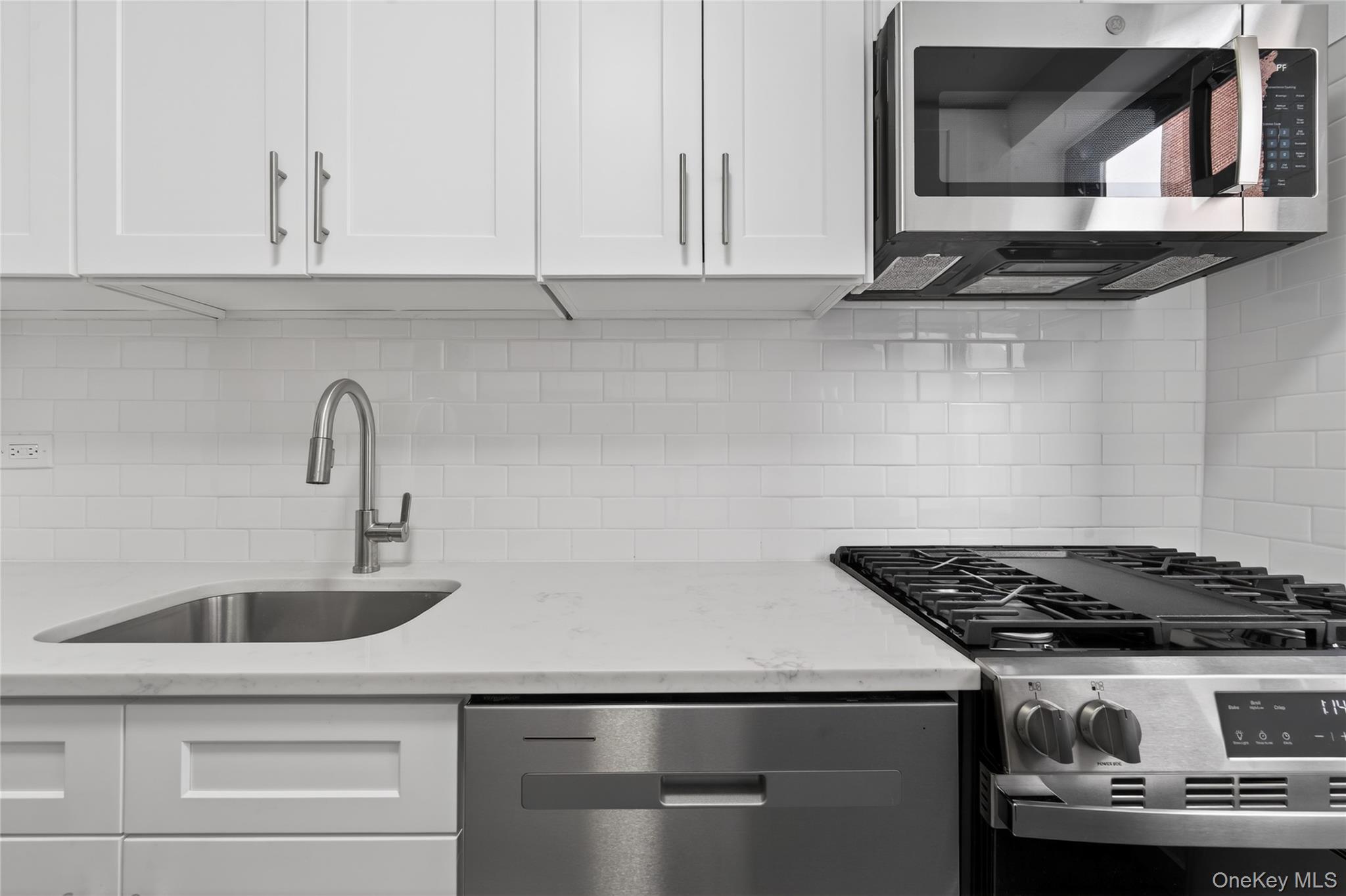 #7 photo, 91-08 32nd Avenue, كوينز Jackson Heights , NY 11369