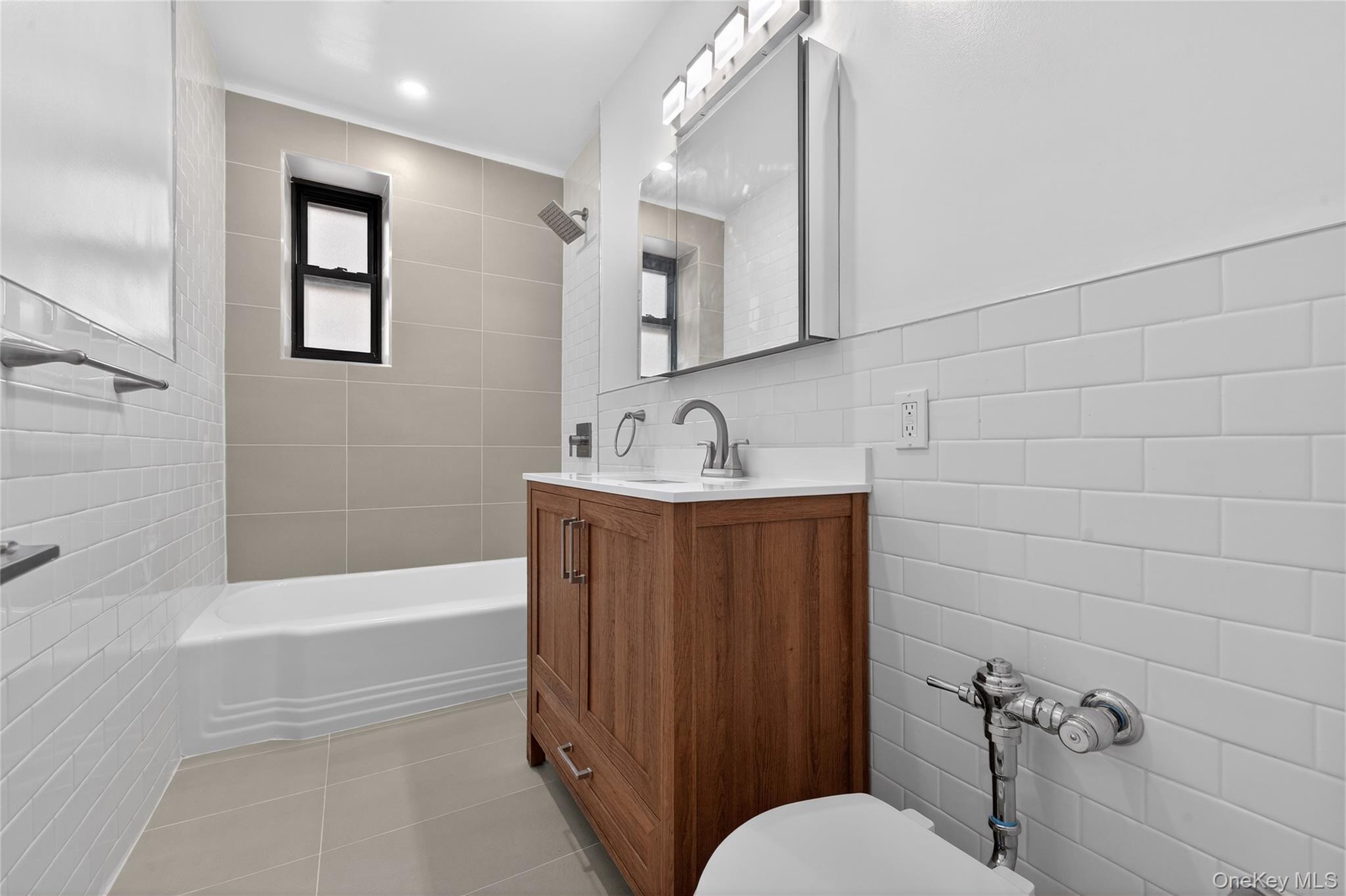 #9 photo, 91-08 32nd Avenue, كوينز Jackson Heights , NY 11369