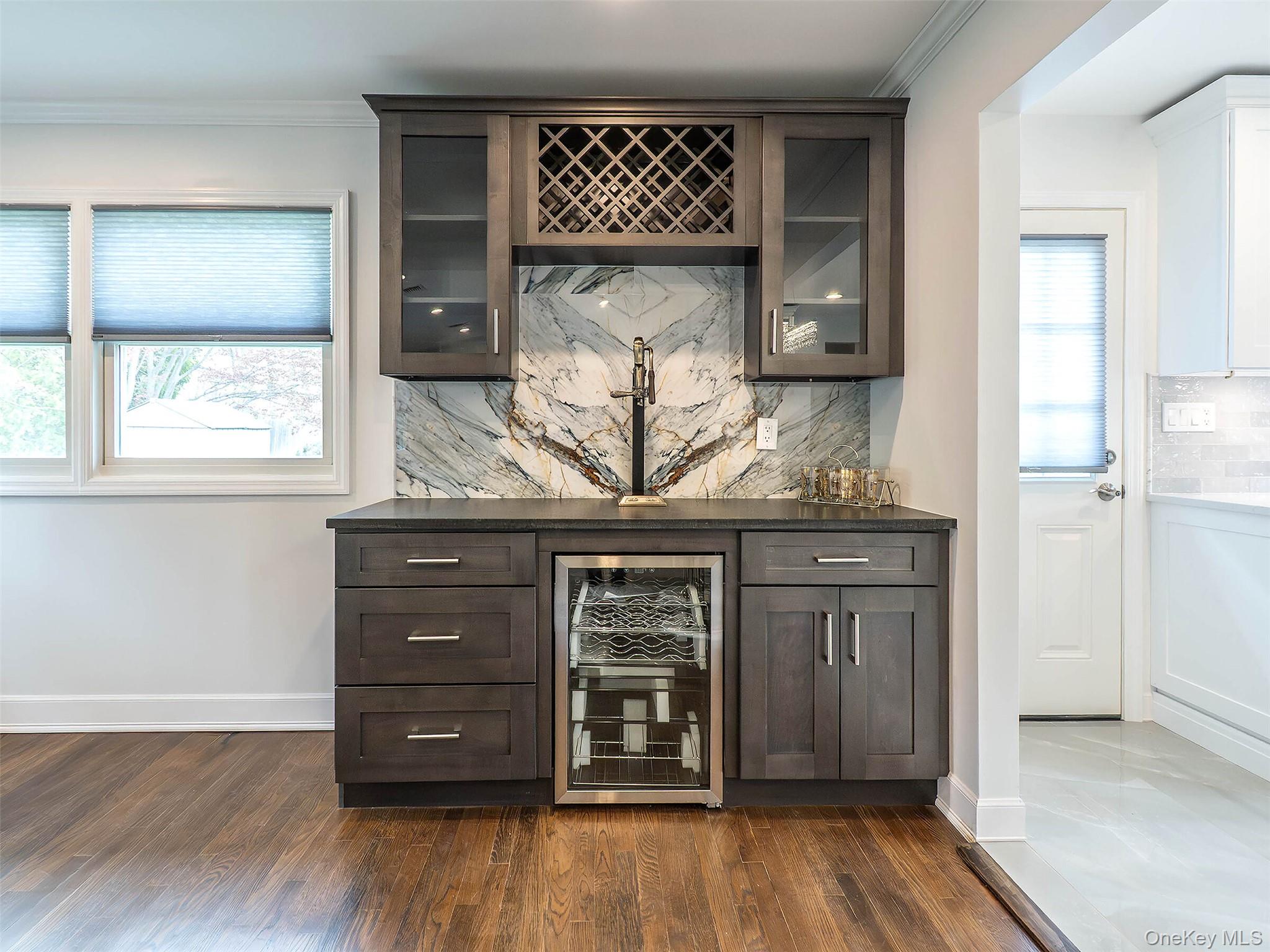 #10 photo, 1 Milford Lane, ناسو Glen Cove , NY 11542