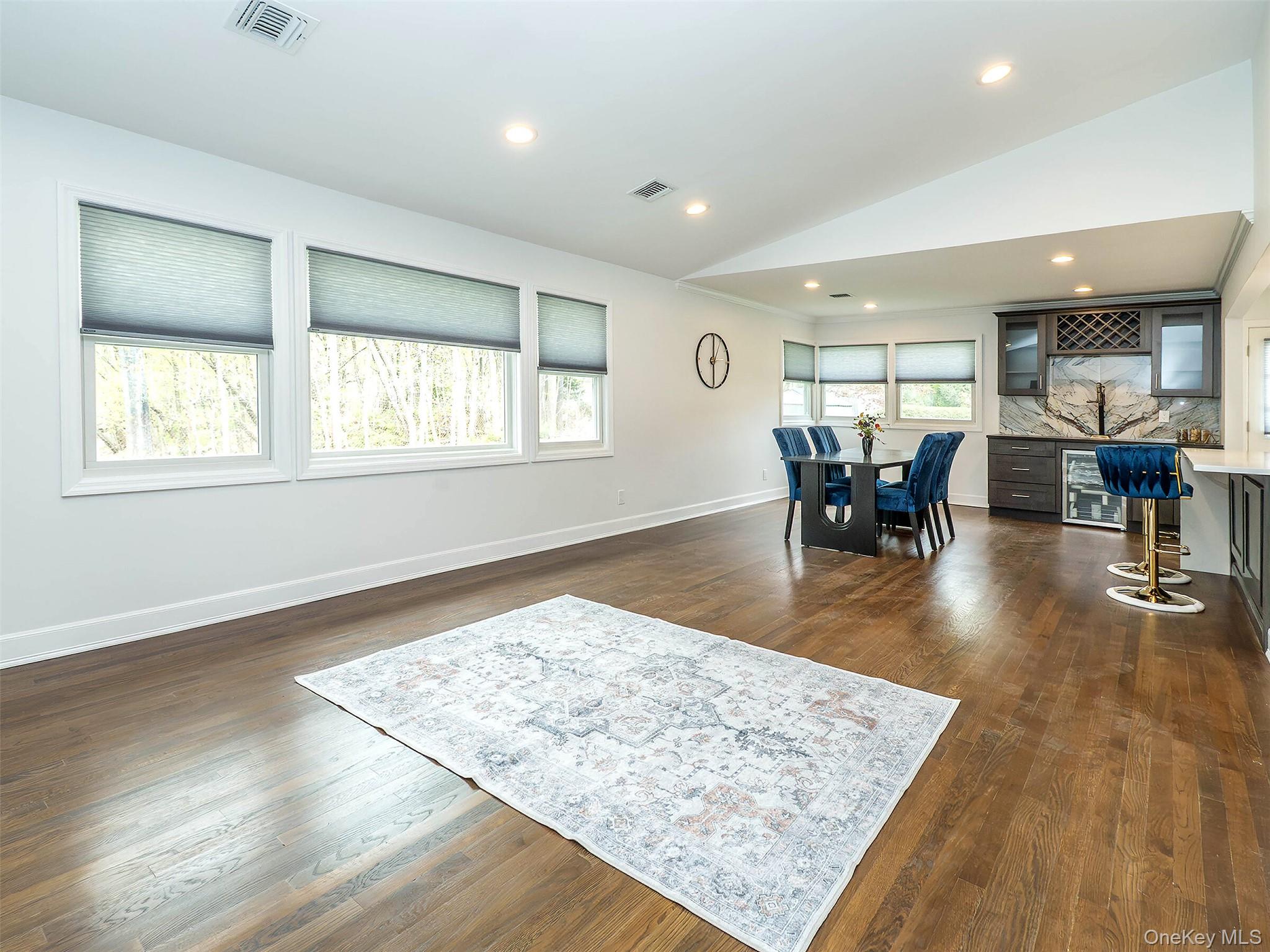 #13 photo, 1 Milford Lane, ناسو Glen Cove , NY 11542