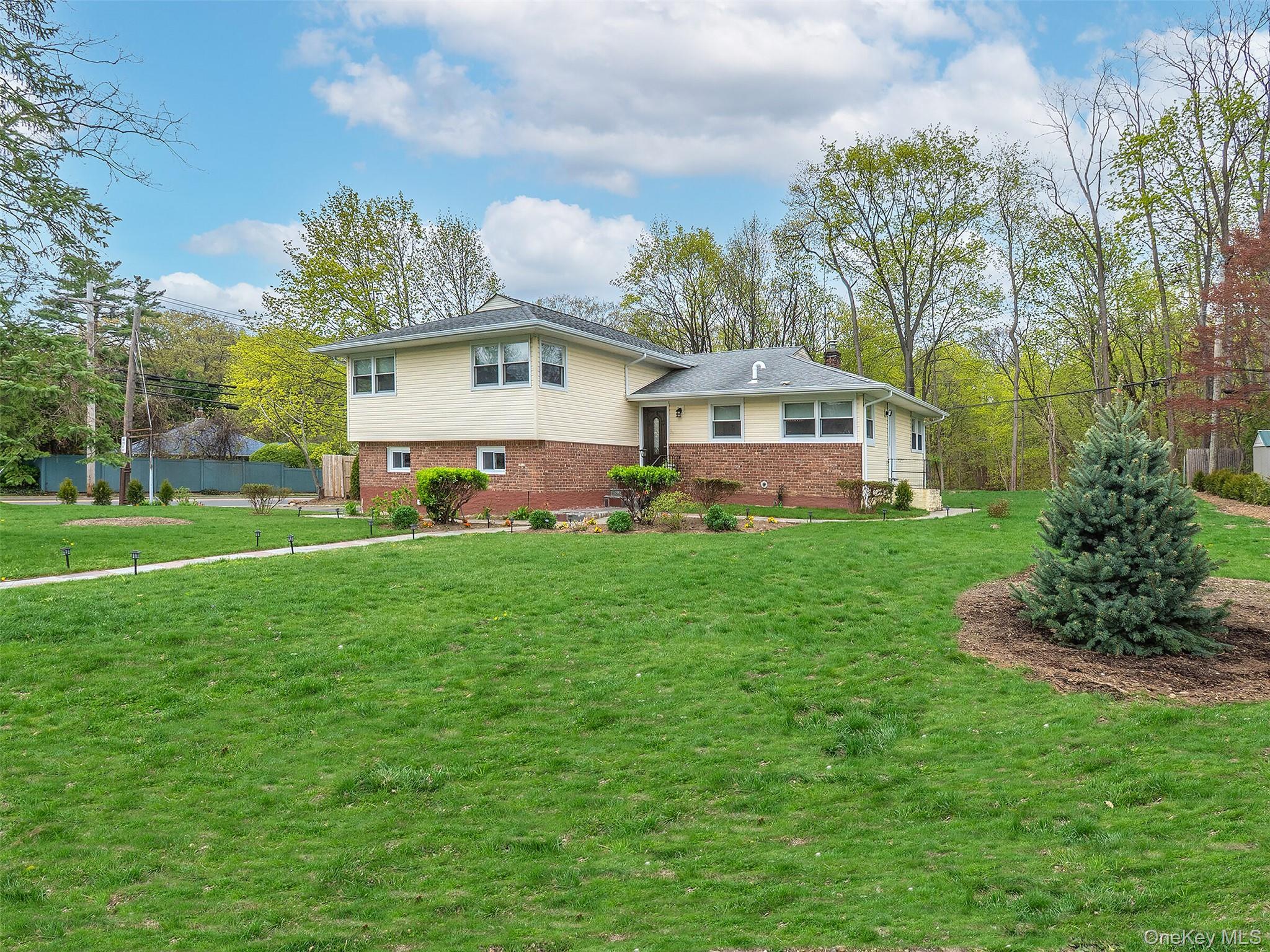 #2 photo, 1 Milford Lane, ناسو Glen Cove , NY 11542