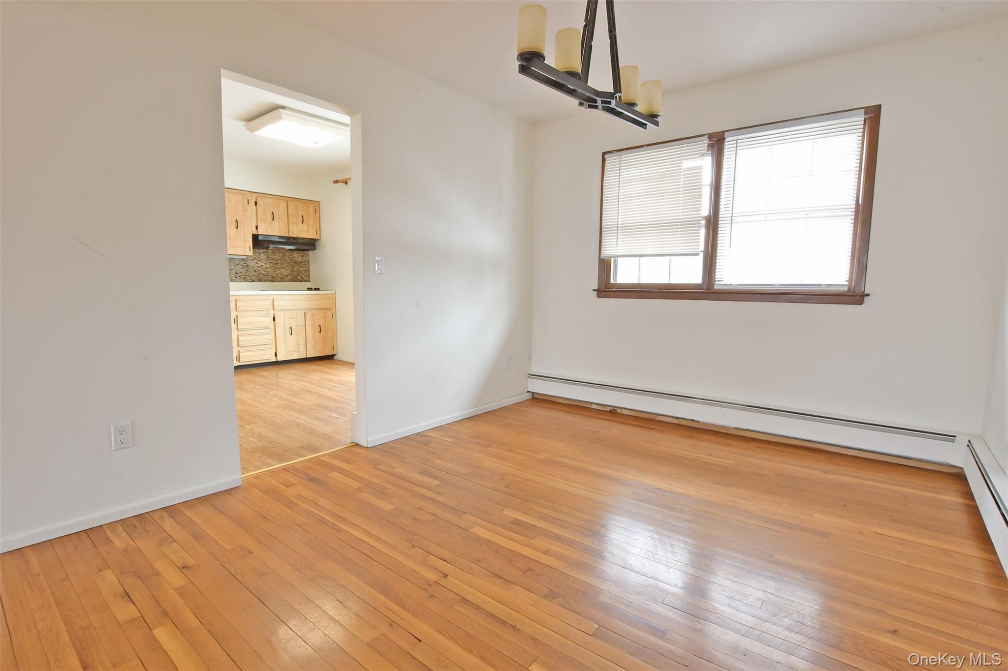 #10 photo, 205 Connetquot Road, سوفولك Oakdale , NY 11769