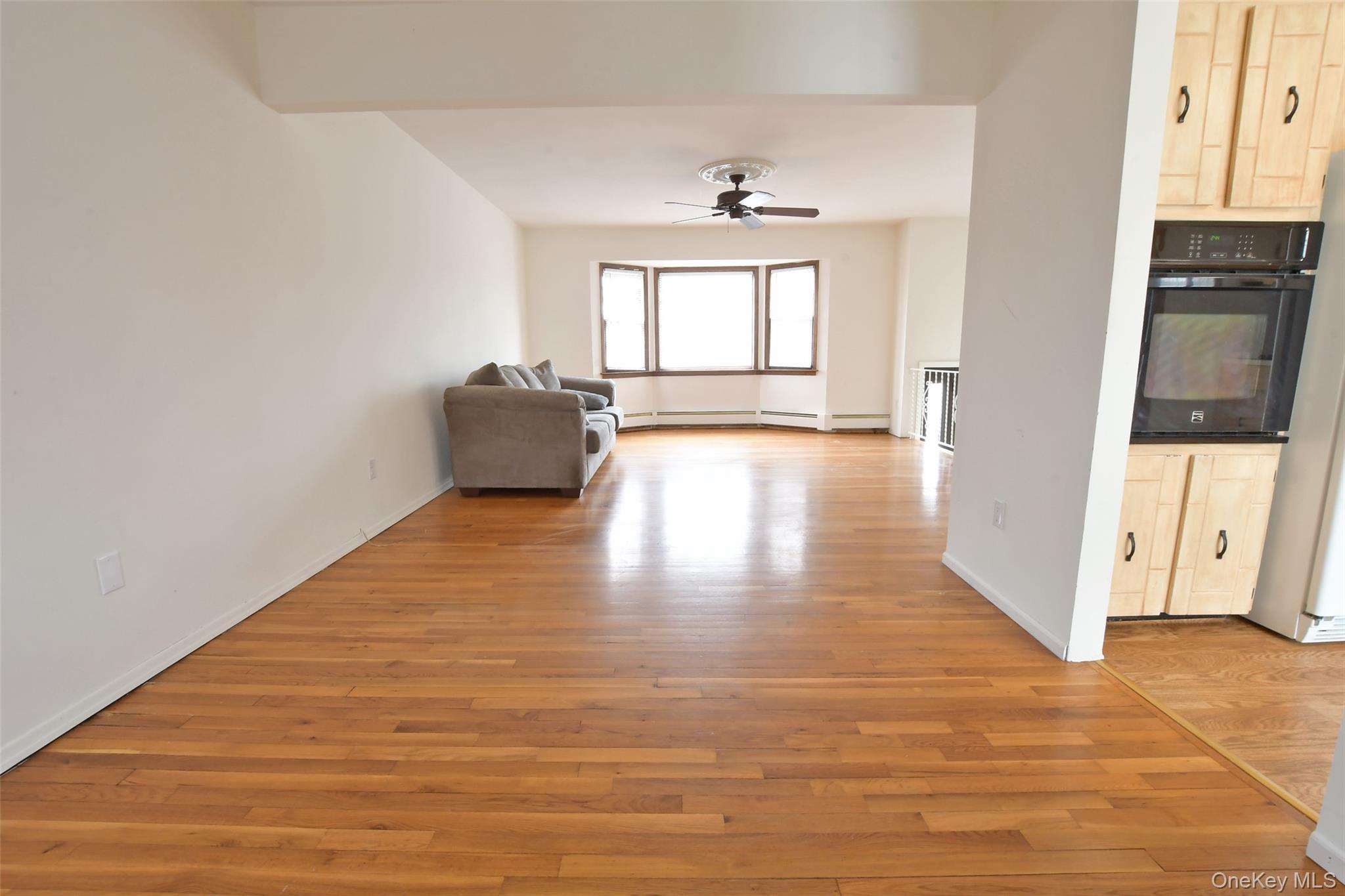 #12 photo, 205 Connetquot Road, سوفولك Oakdale , NY 11769