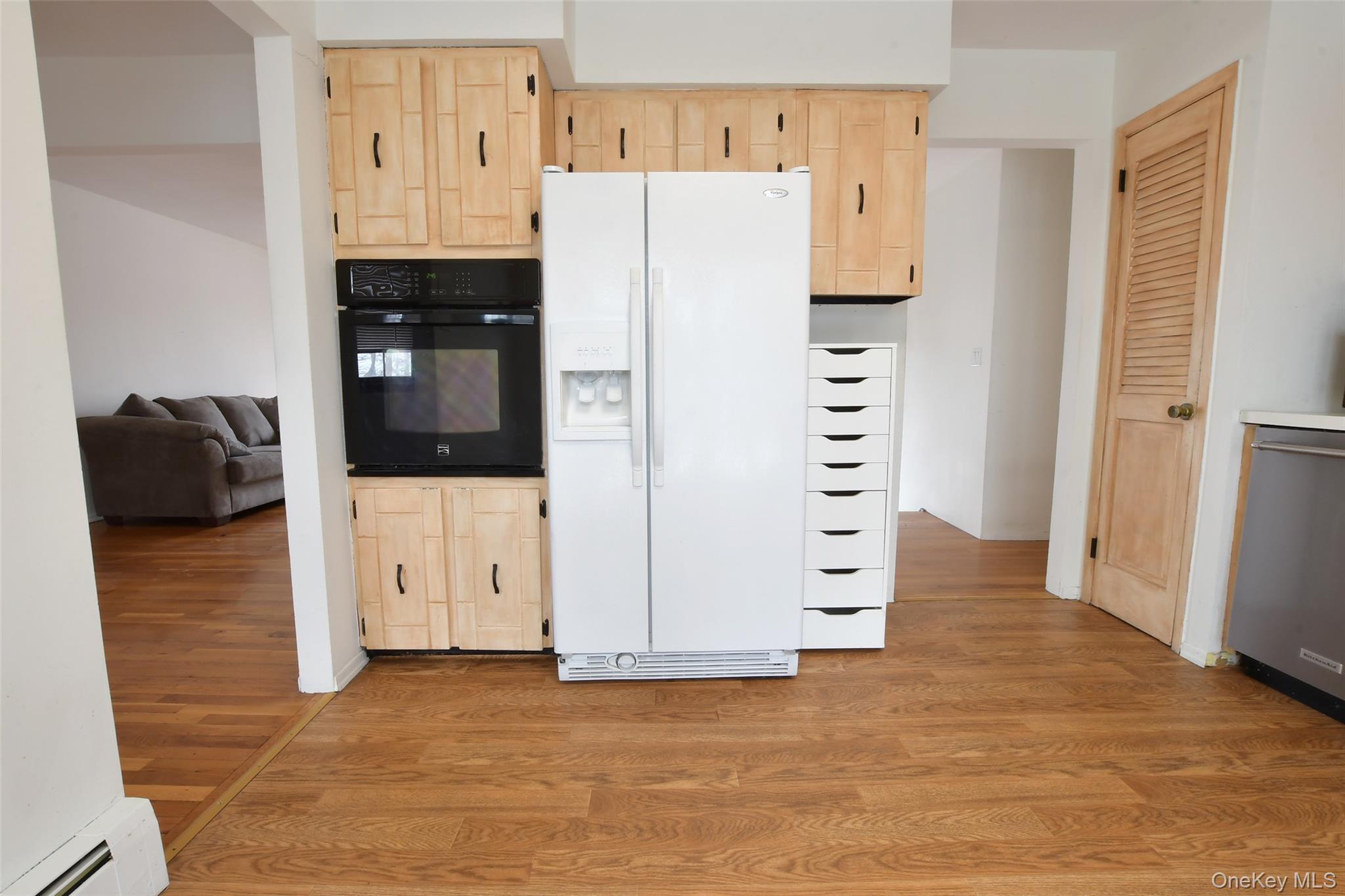 #14 photo, 205 Connetquot Road, سوفولك Oakdale , NY 11769