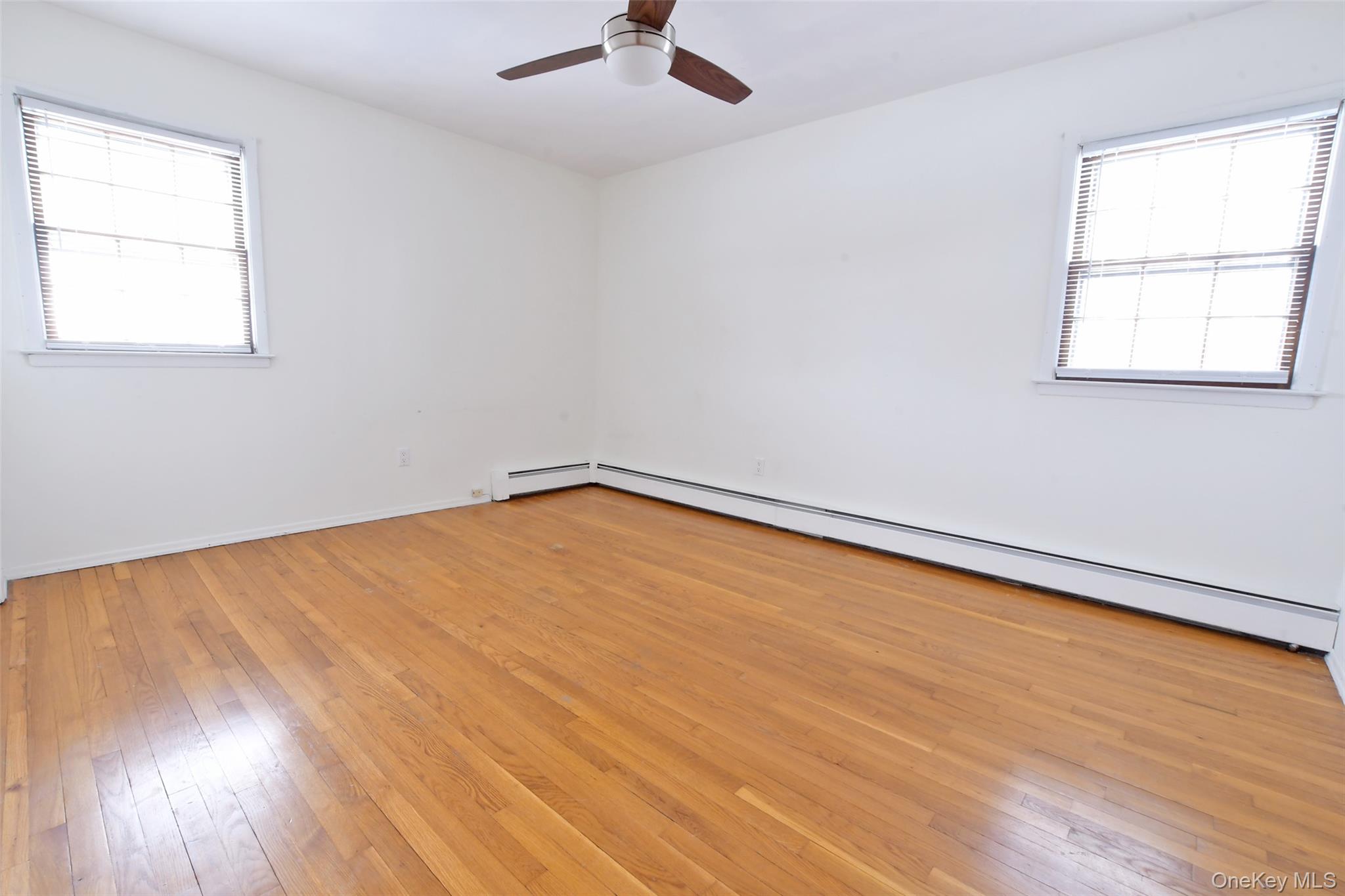 #20 photo, 205 Connetquot Road, سوفولك Oakdale , NY 11769