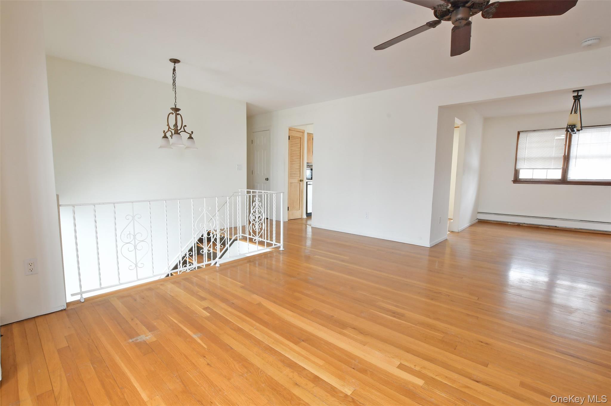 #8 photo, 205 Connetquot Road, سوفولك Oakdale , NY 11769