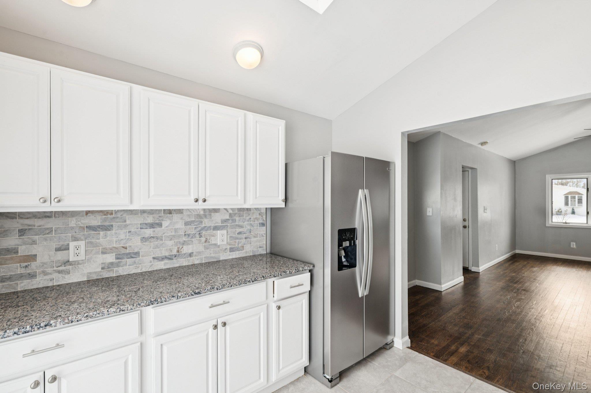 #17 photo, 17 Laurie Road, सफ़ोक काउंटी Brentwood , NY 11717