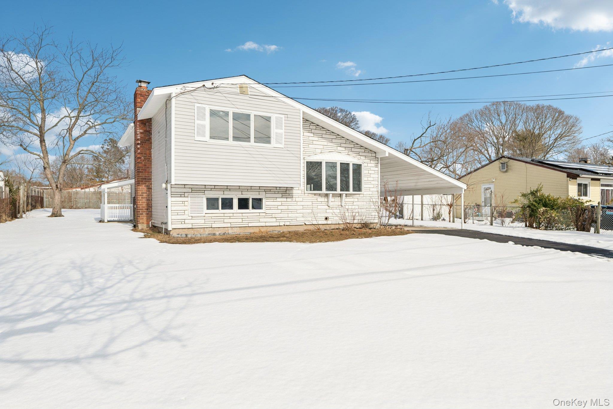 #3 photo, 17 Laurie Road, सफ़ोक काउंटी Brentwood , NY 11717