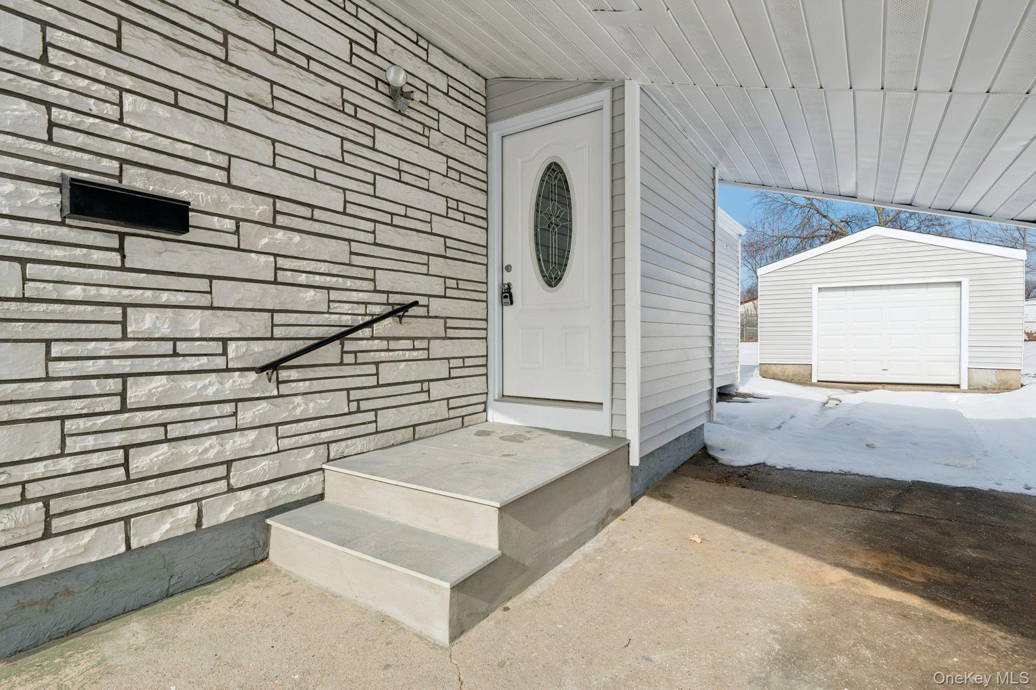 #5 photo, 17 Laurie Road, सफ़ोक काउंटी Brentwood , NY 11717