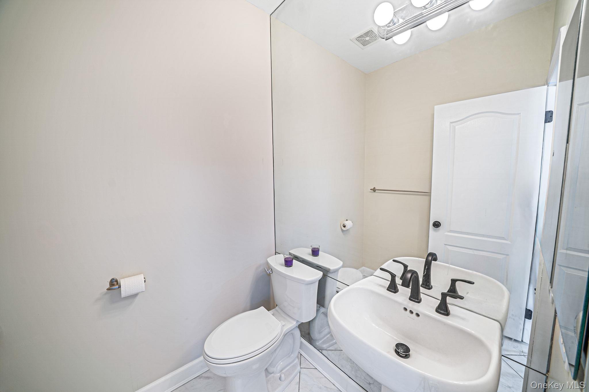 #12 photo, 3 Windwatch Drive, Hauppauge , NY 11788