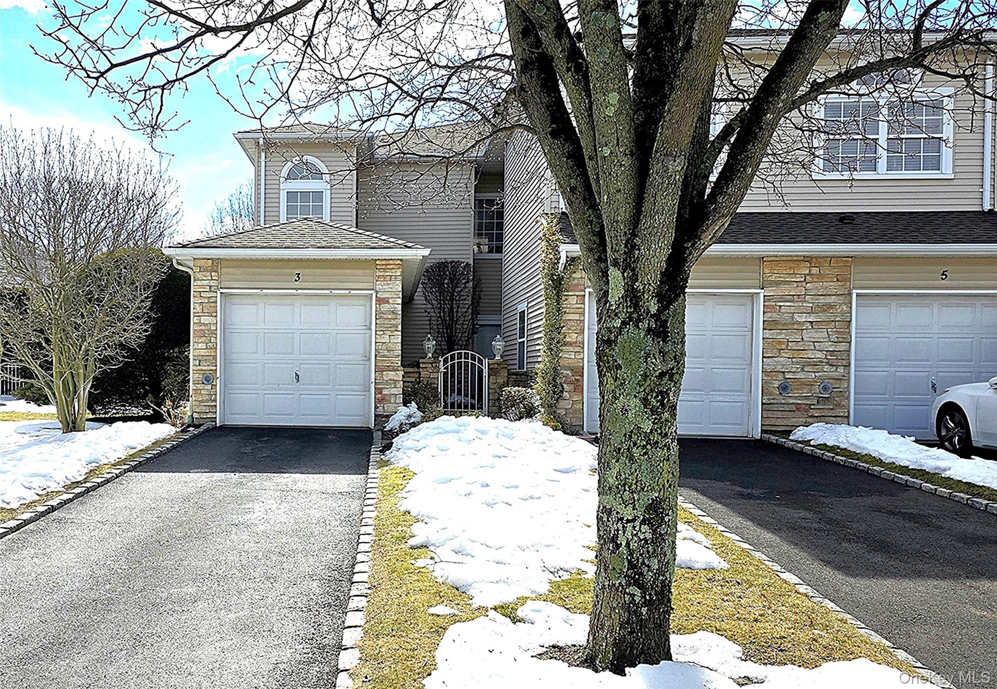 #2 photo, 3 Windwatch Drive, سوفولك Hauppauge , NY 11788