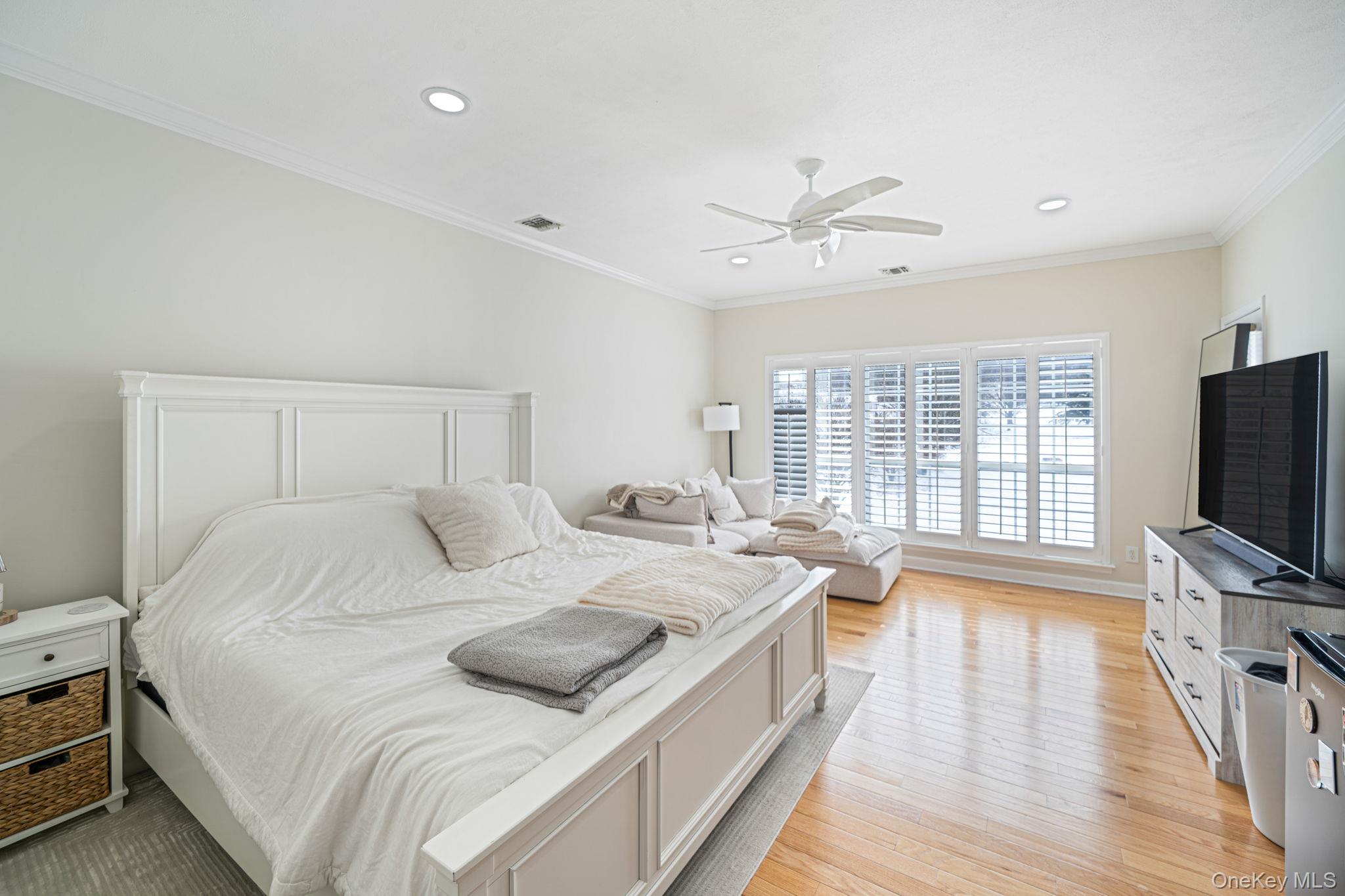 #7 photo, 3 Windwatch Drive, Hauppauge , NY 11788