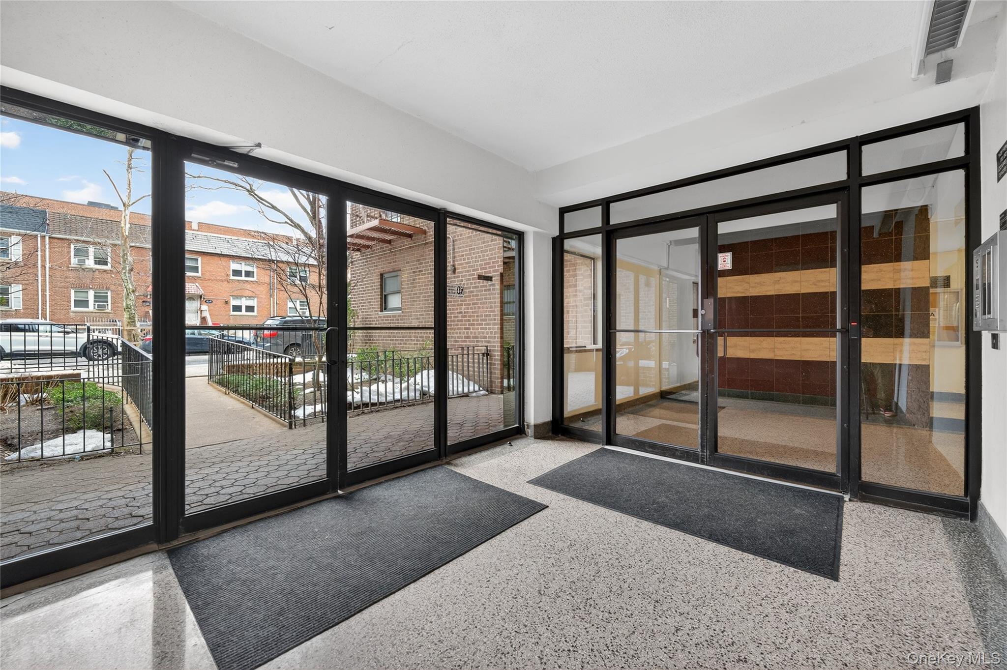 #17 photo, 3240 92nd Street, كوينز Jackson Heights , NY 11369