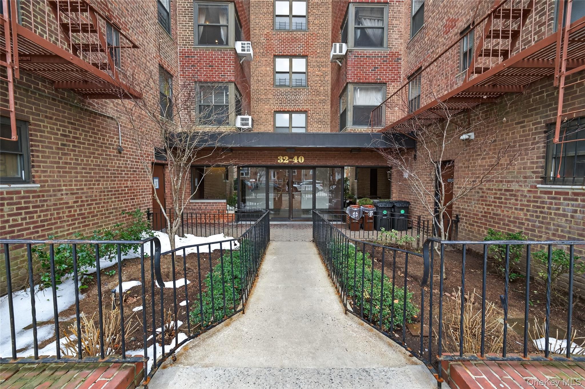#18 photo, 3240 92nd Street, كوينز Jackson Heights , NY 11369