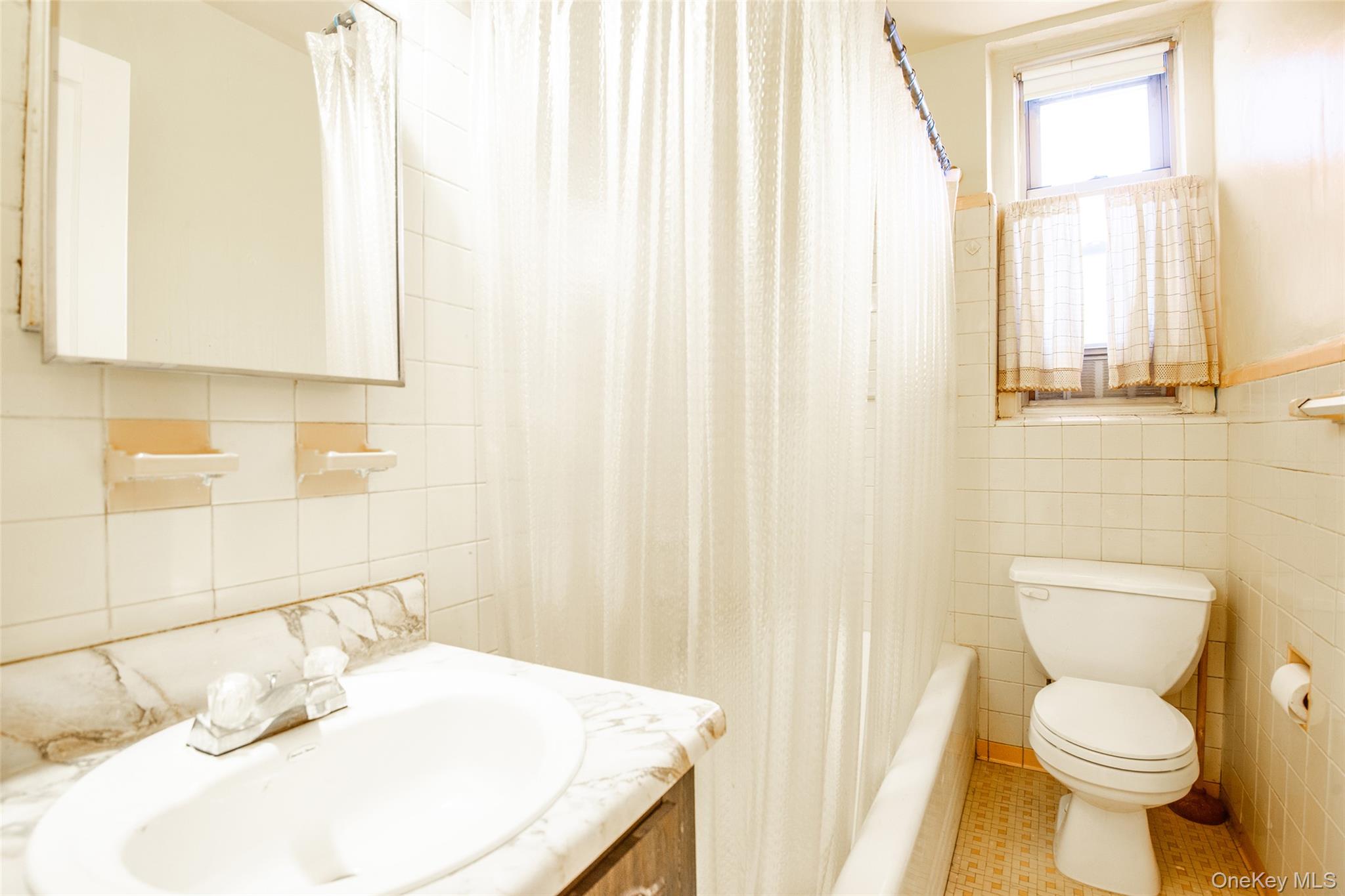 #10 photo, 3321 Bruckner Boulevard, Bronx , NY 10461