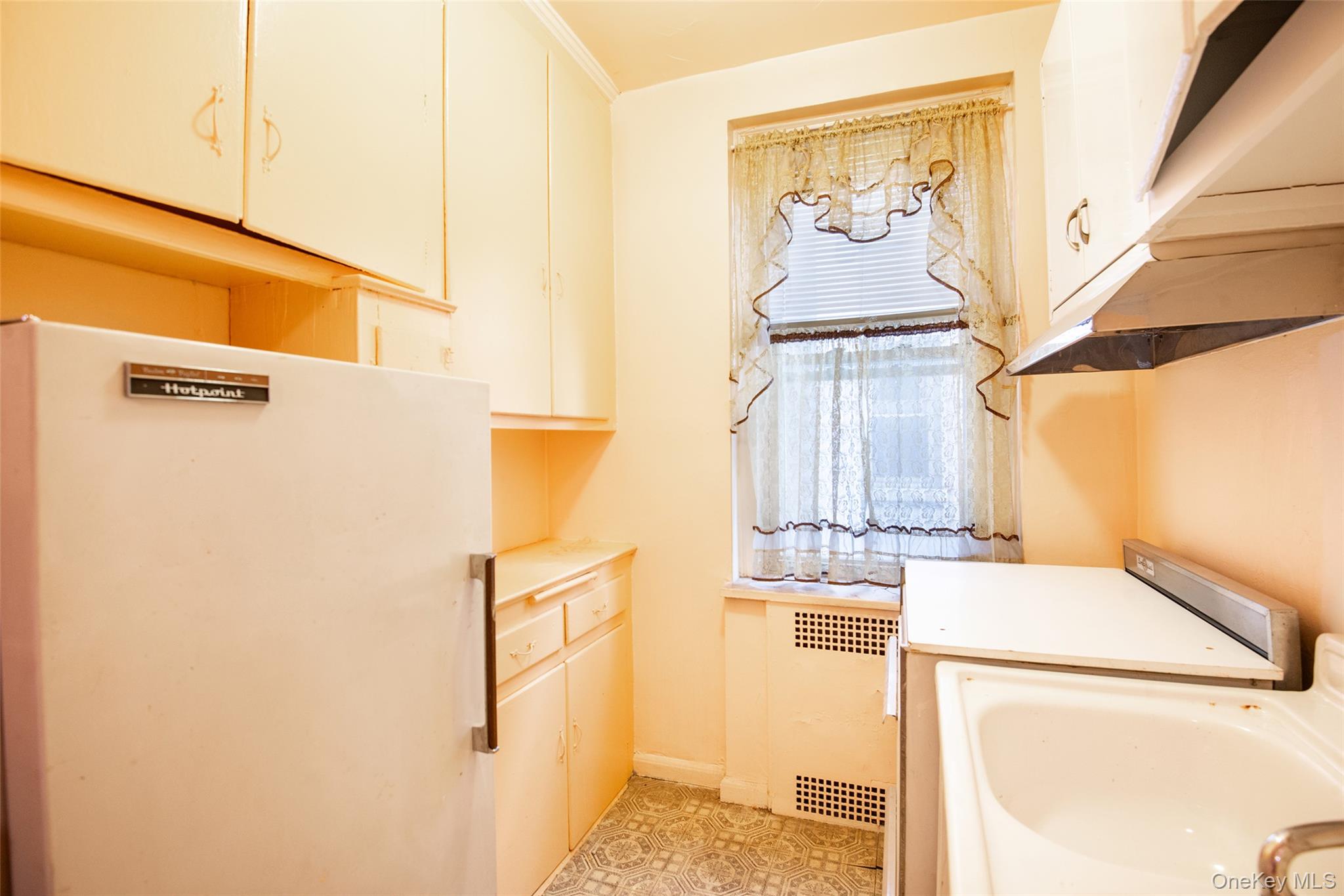 #3 photo, 3321 Bruckner Boulevard, Bronx , NY 10461