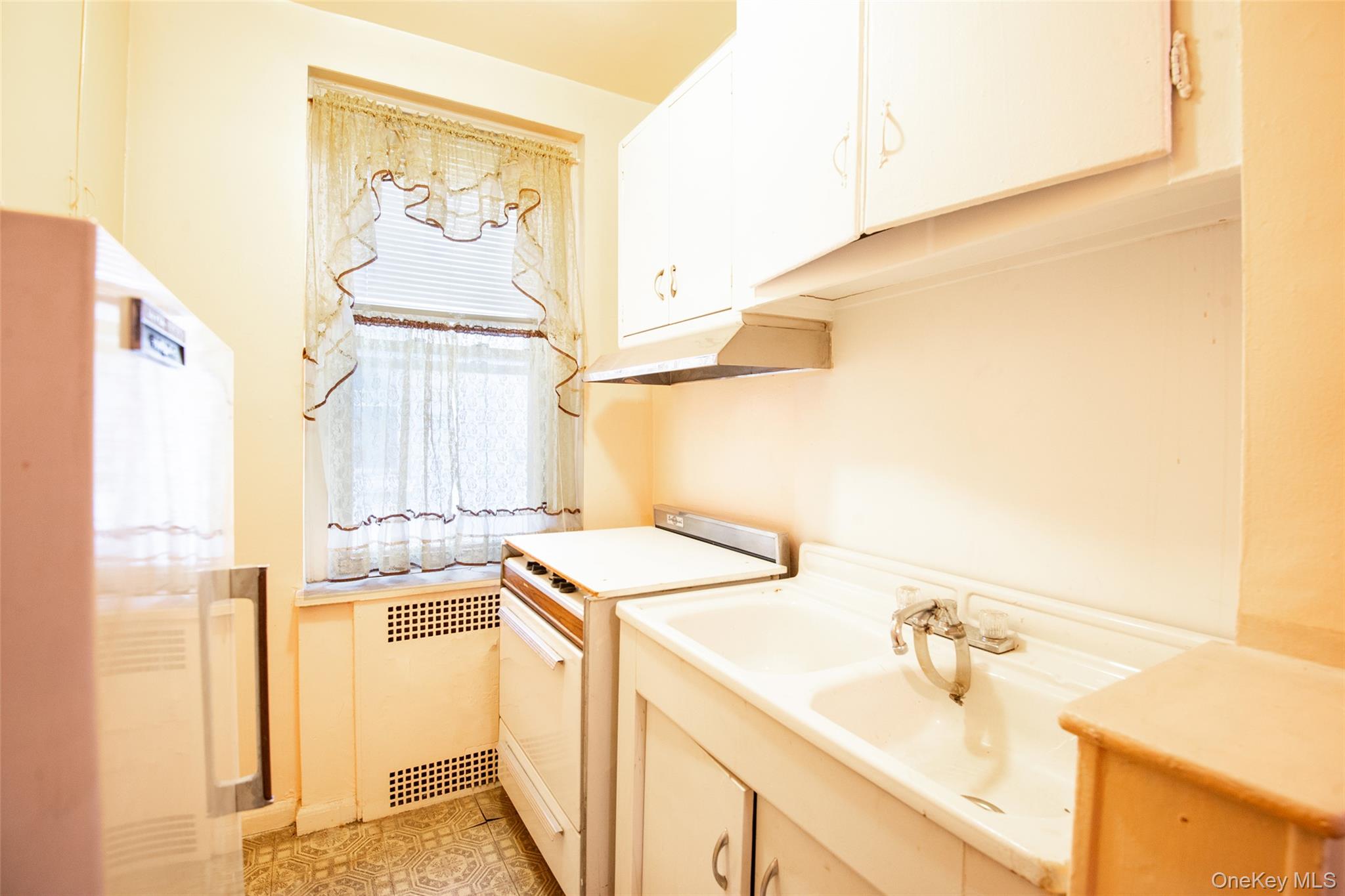 #4 photo, 3321 Bruckner Boulevard, Bronx , NY 10461