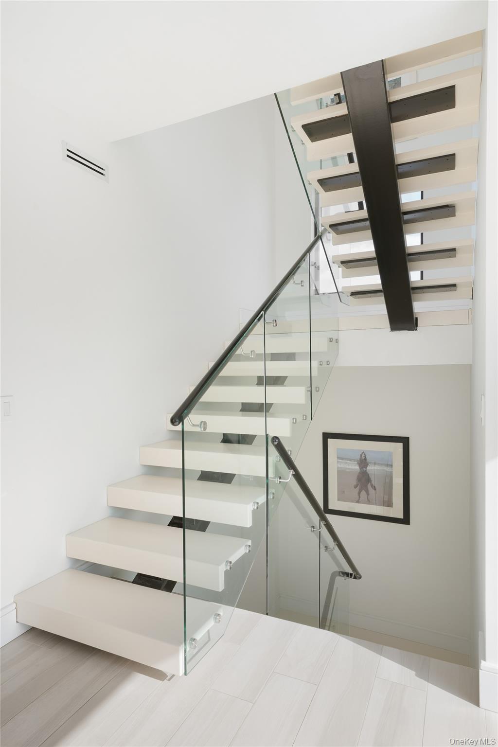 #13 photo, 1990 Bay Boulevard, Atlantic Beach , NY 11509