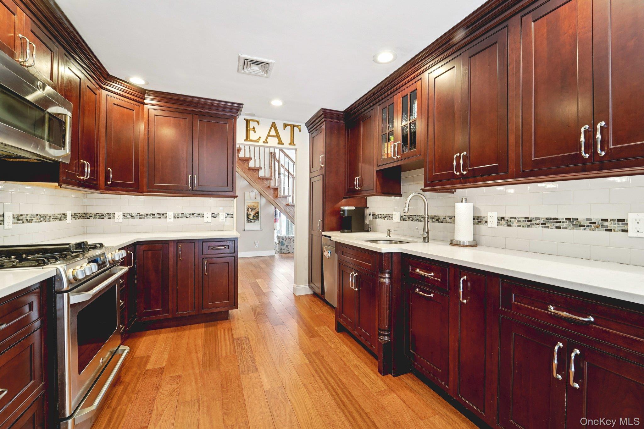 #13 photo, 12 Chippewa Court, Suffern , NY 10901