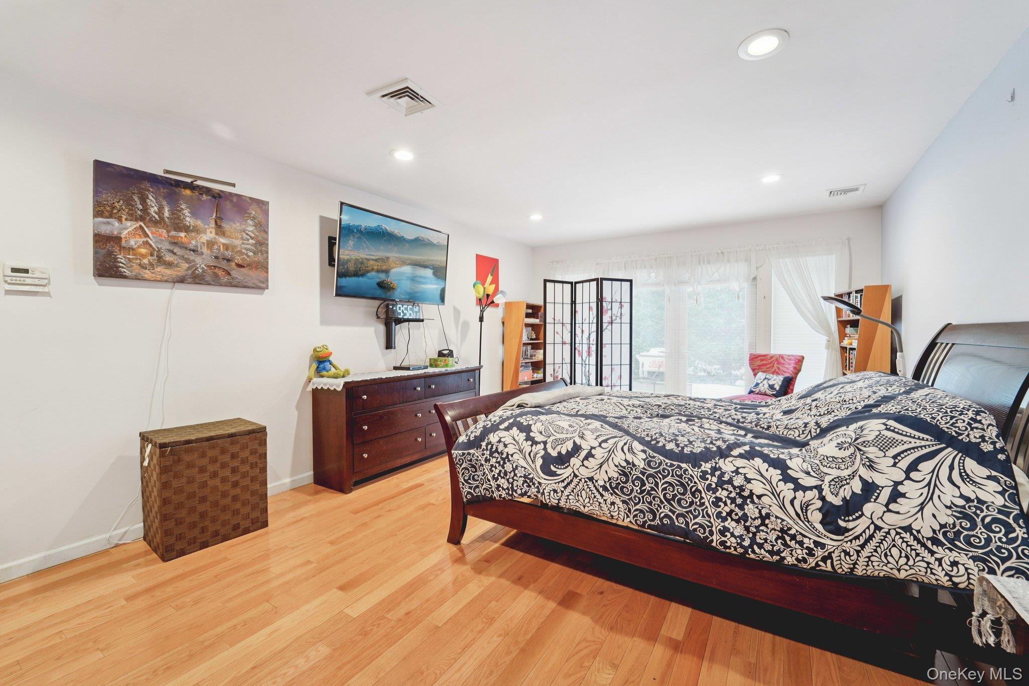 #15 photo, 12 Chippewa Court, Suffern , NY 10901