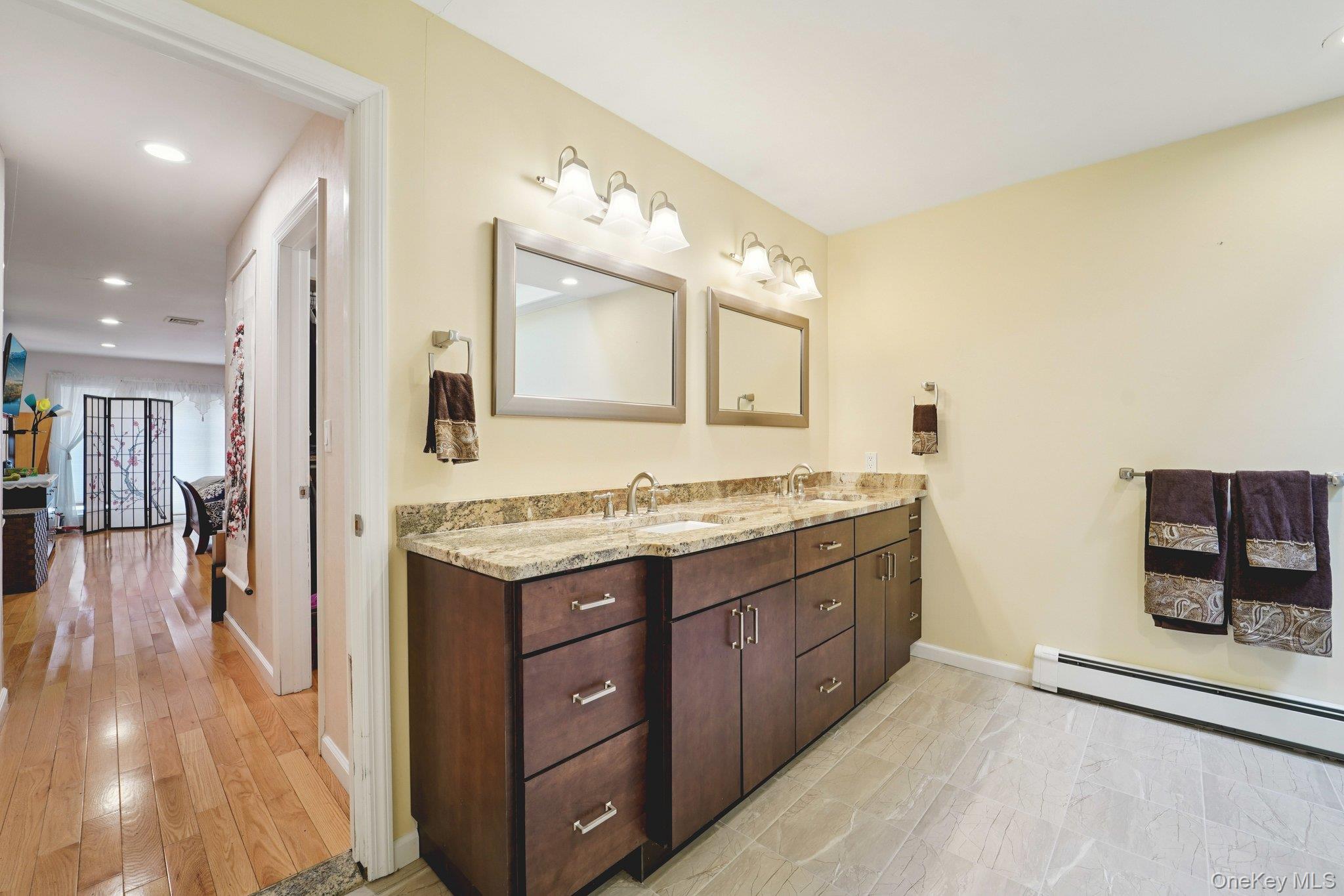 #19 photo, 12 Chippewa Court, Suffern , NY 10901