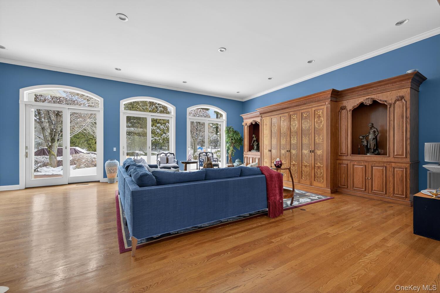 #11 photo, 1 Hunting Lane, Old Westbury , NY 11568