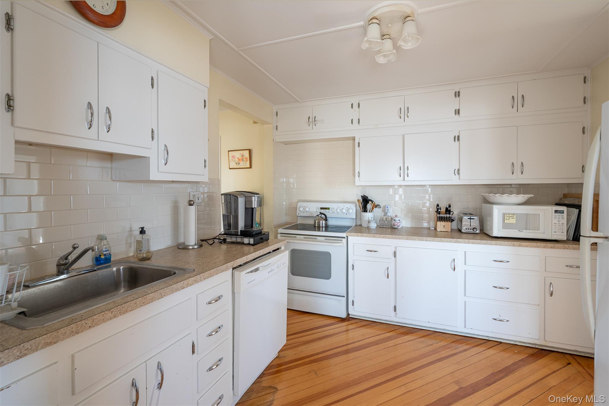 #17 photo, 43 Pye Lane, سوفولك South Jamesport , NY 11970