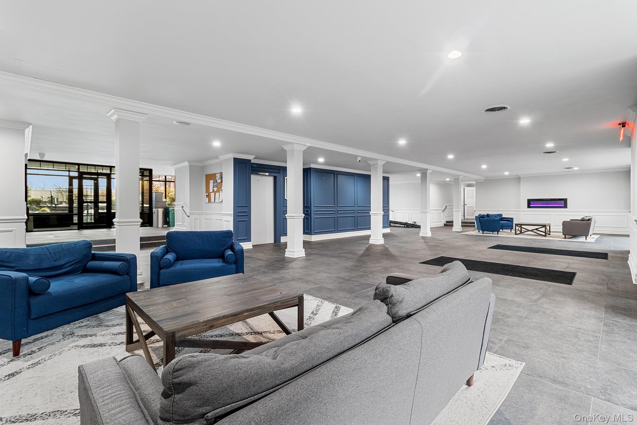 #14 photo, 200 Atlantic Avenue, Lynbrook , NY 11563