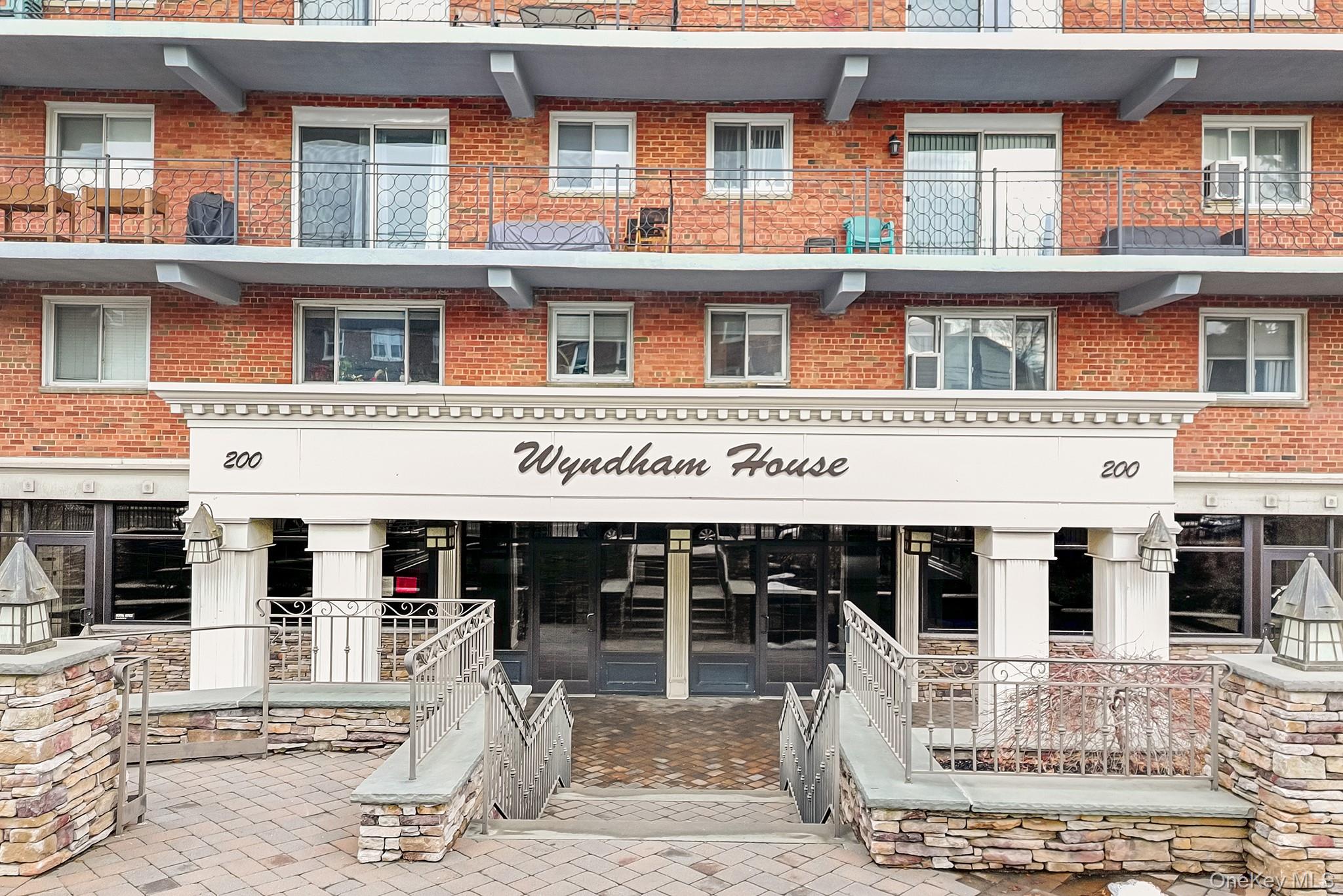 #2 photo, 200 Atlantic Avenue, Lynbrook , NY 11563