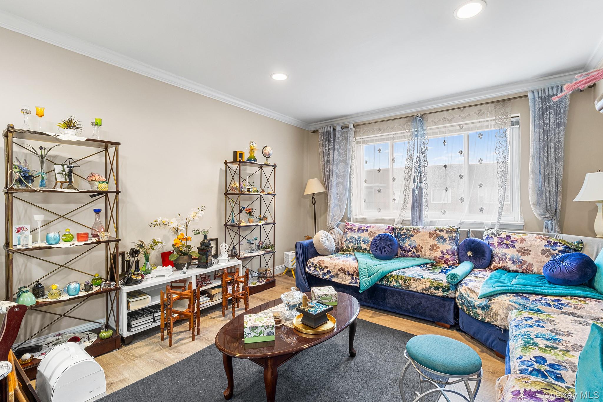 #4 photo, 200 Atlantic Avenue, Lynbrook , NY 11563