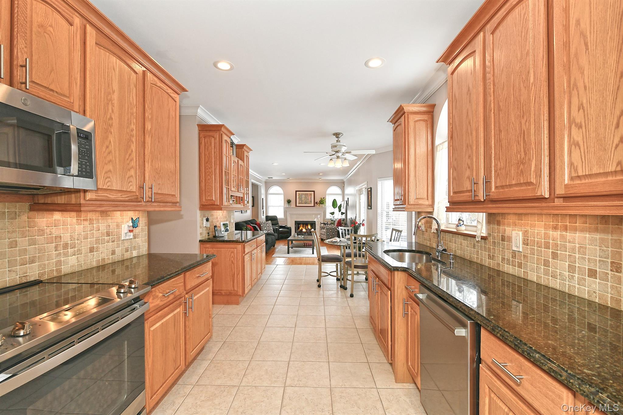 #12 photo, 12 Crystal Brook Court, Саффолк ‖ Nesconset , NY 11767