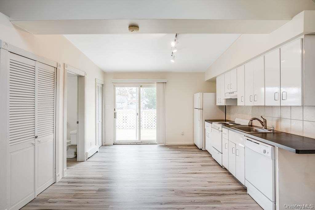 #2 photo, 75 Maxwell Avenue, ناسو Oyster Bay , NY 11771