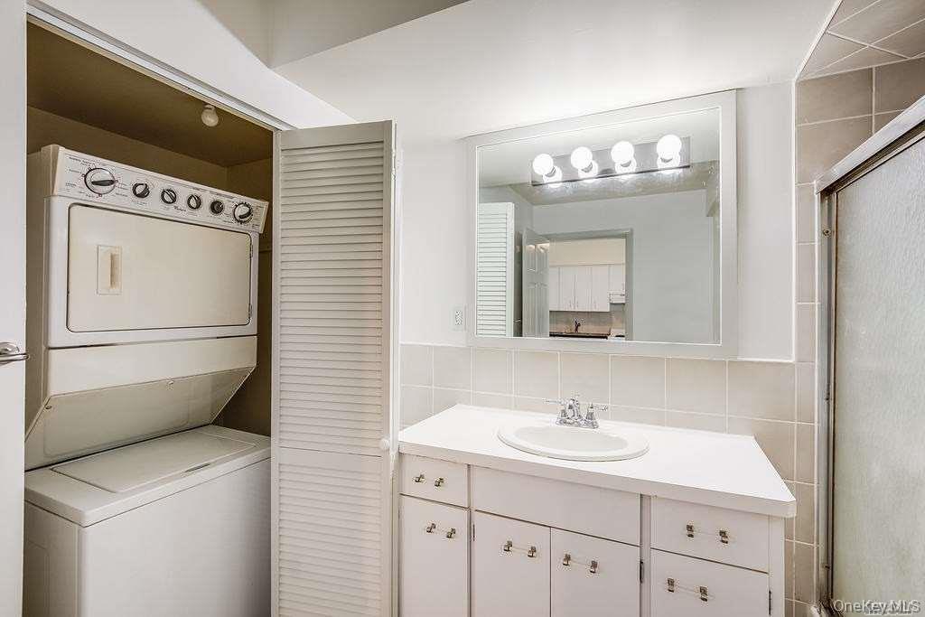 #6 photo, 75 Maxwell Avenue, ناسو Oyster Bay , NY 11771