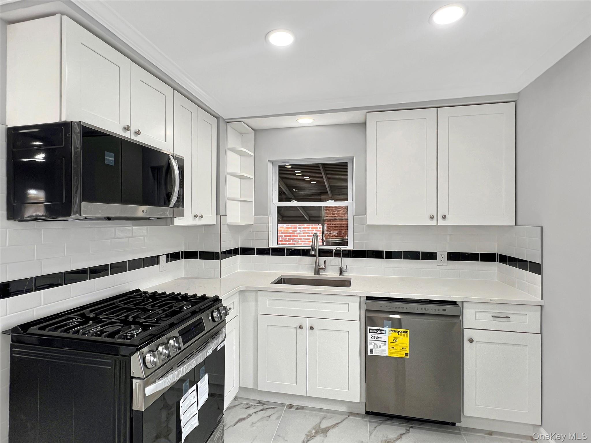 #11 photo, 12007 224th Street, كوينز Cambria Heights , NY 11411