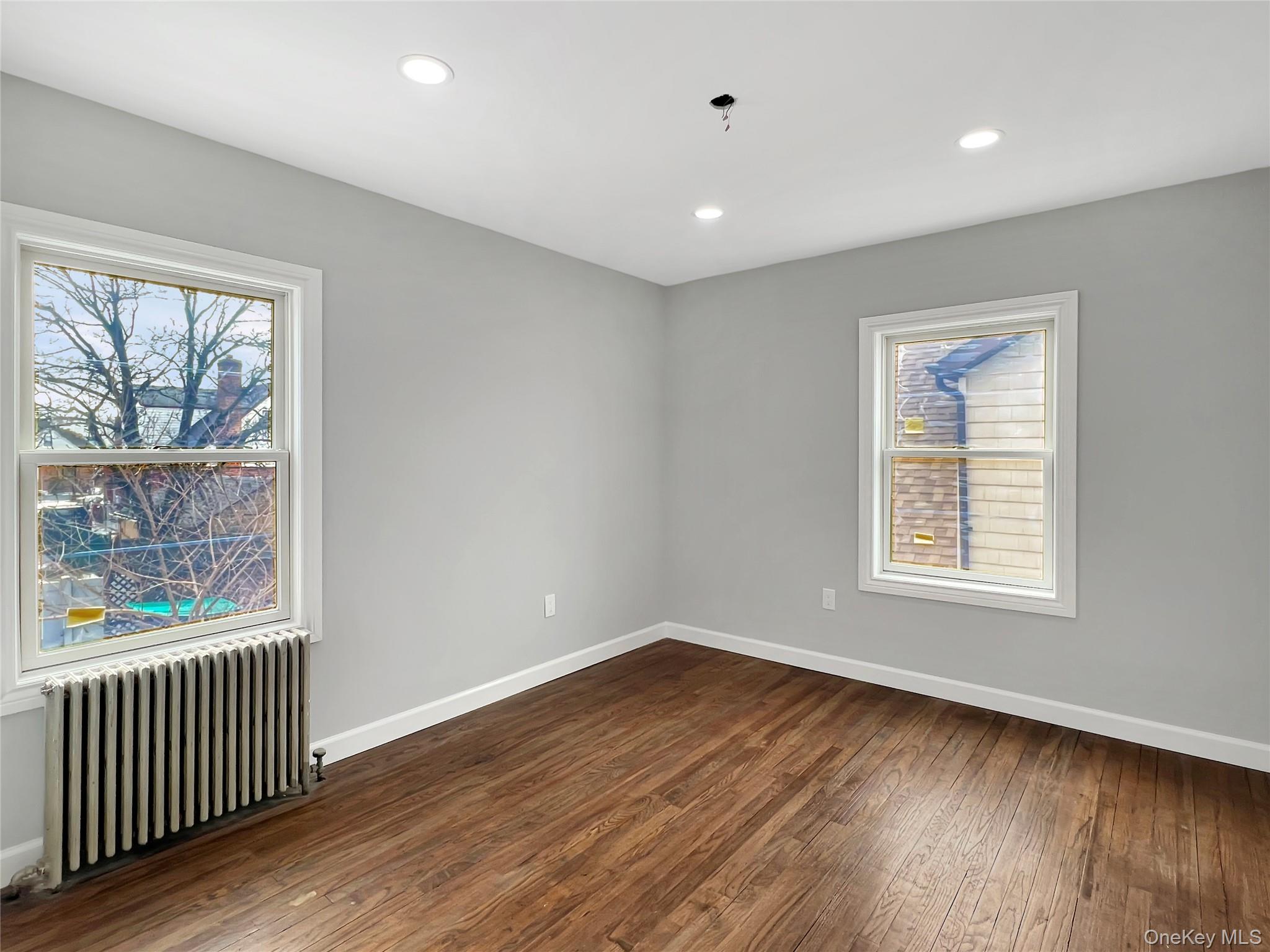 #13 photo, 12007 224th Street, كوينز Cambria Heights , NY 11411