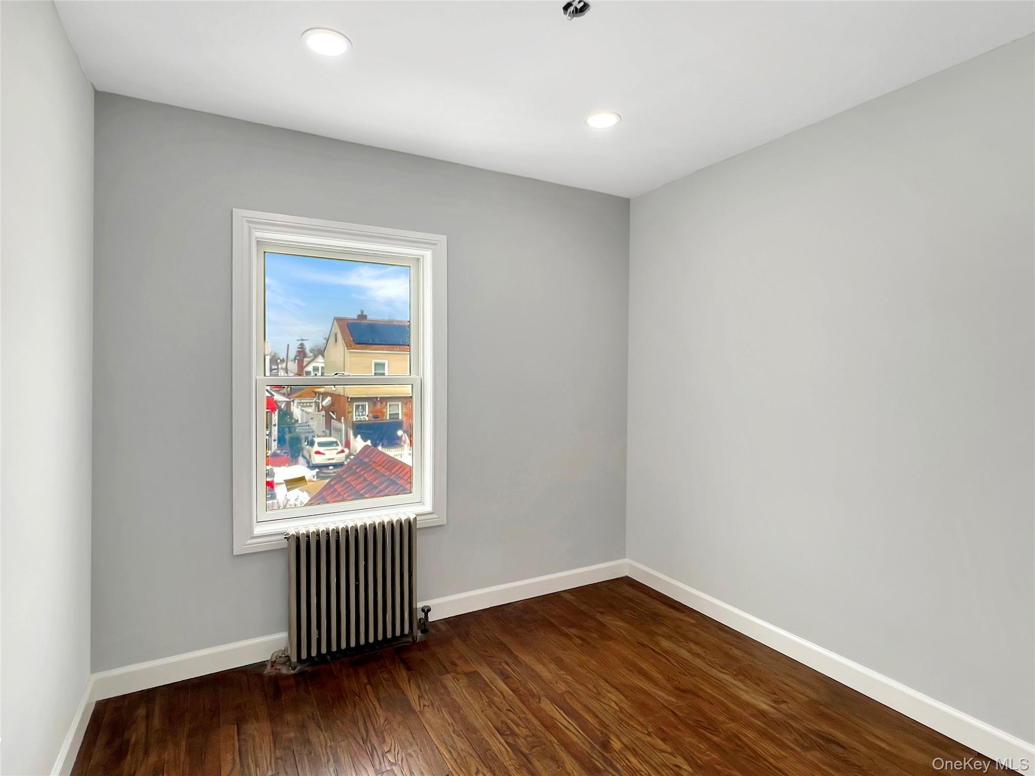 #16 photo, 12007 224th Street, كوينز Cambria Heights , NY 11411