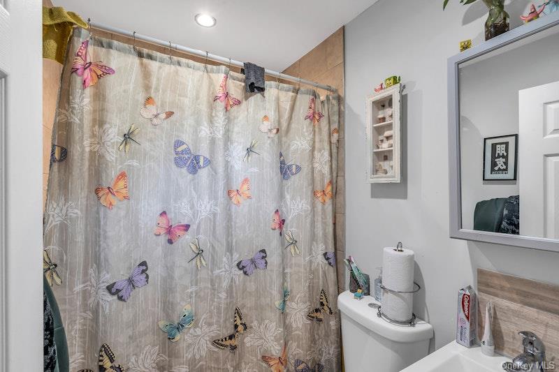 #16 photo, 13 Carr Lane, سوفولك Medford , NY 11763