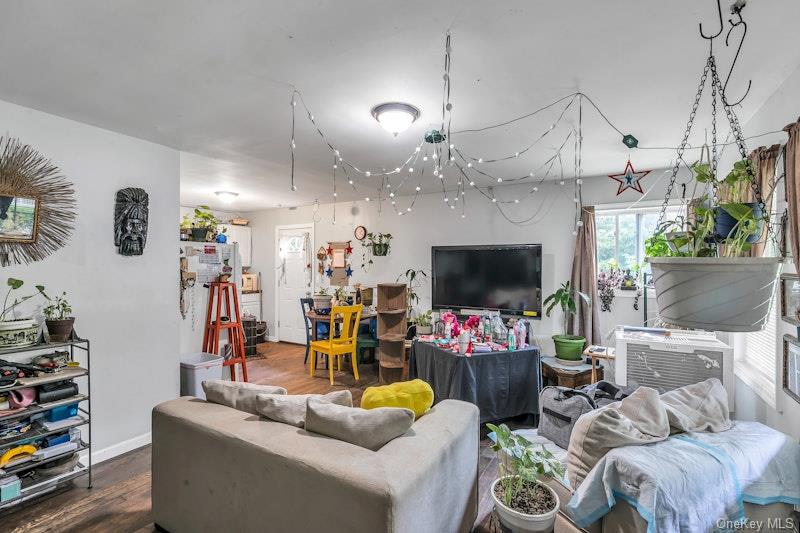 #7 photo, 13 Carr Lane, سوفولك Medford , NY 11763