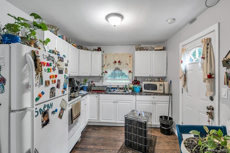 #9 photo, 13 Carr Lane, سوفولك Medford , NY 11763