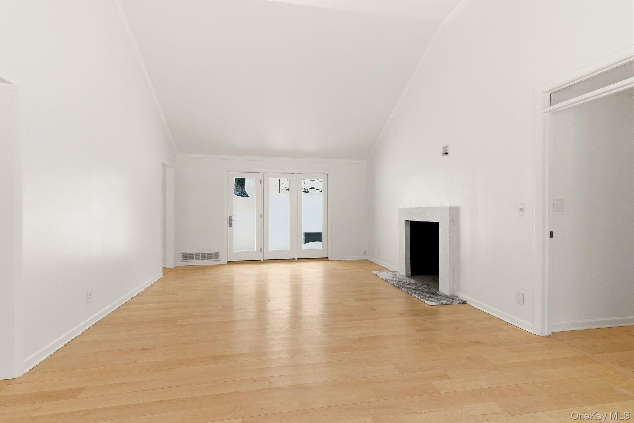 #13 photo, 80 Hollow Road, 東長島 Stony Brook , NY 11790