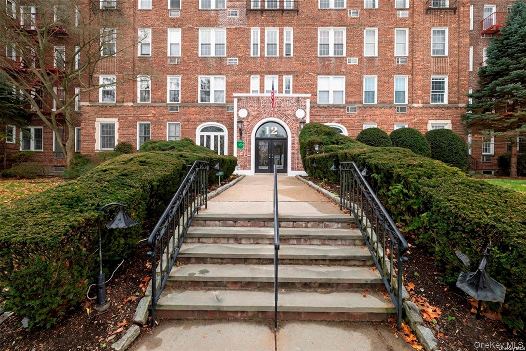 #1 photo, 12 Hamilton Place, Нассау ‖ Garden City , NY 11530