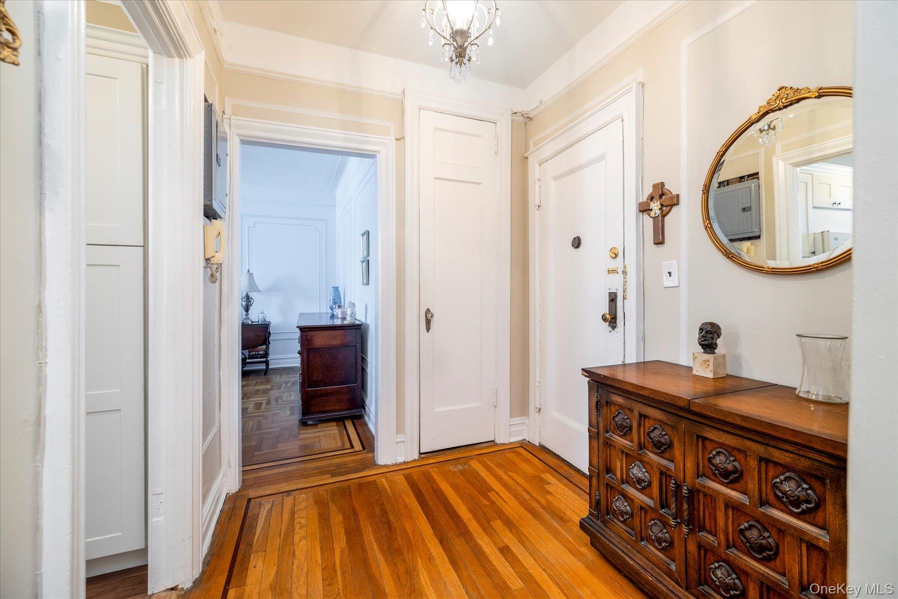 #5 photo, 12 Hamilton Place, Нассау ‖ Garden City , NY 11530