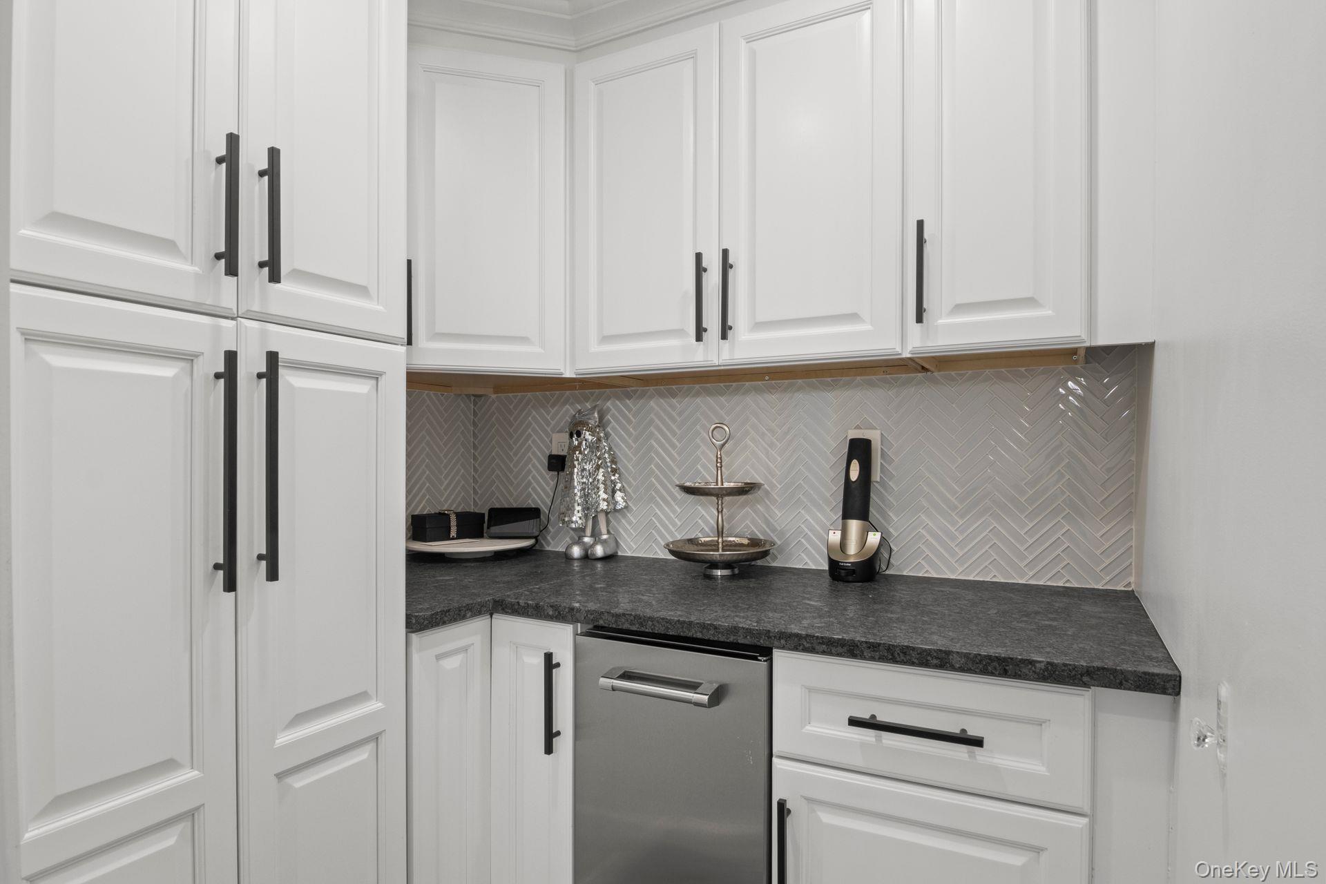 #13 photo, 131 Fleets Cove Road, सफ़ोक काउंटी Huntington , NY 11743