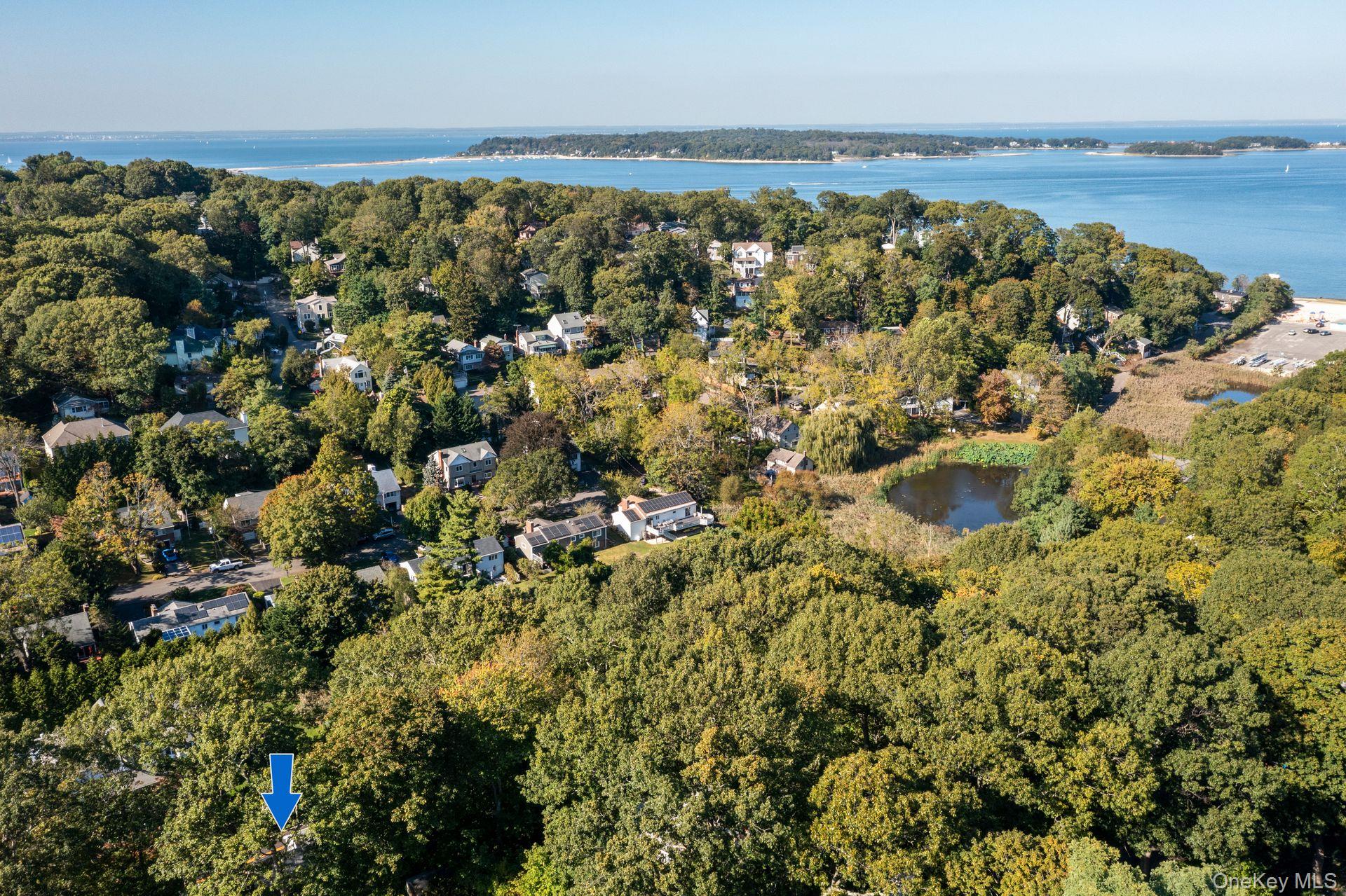 #2 photo, 131 Fleets Cove Road, सफ़ोक काउंटी Huntington , NY 11743